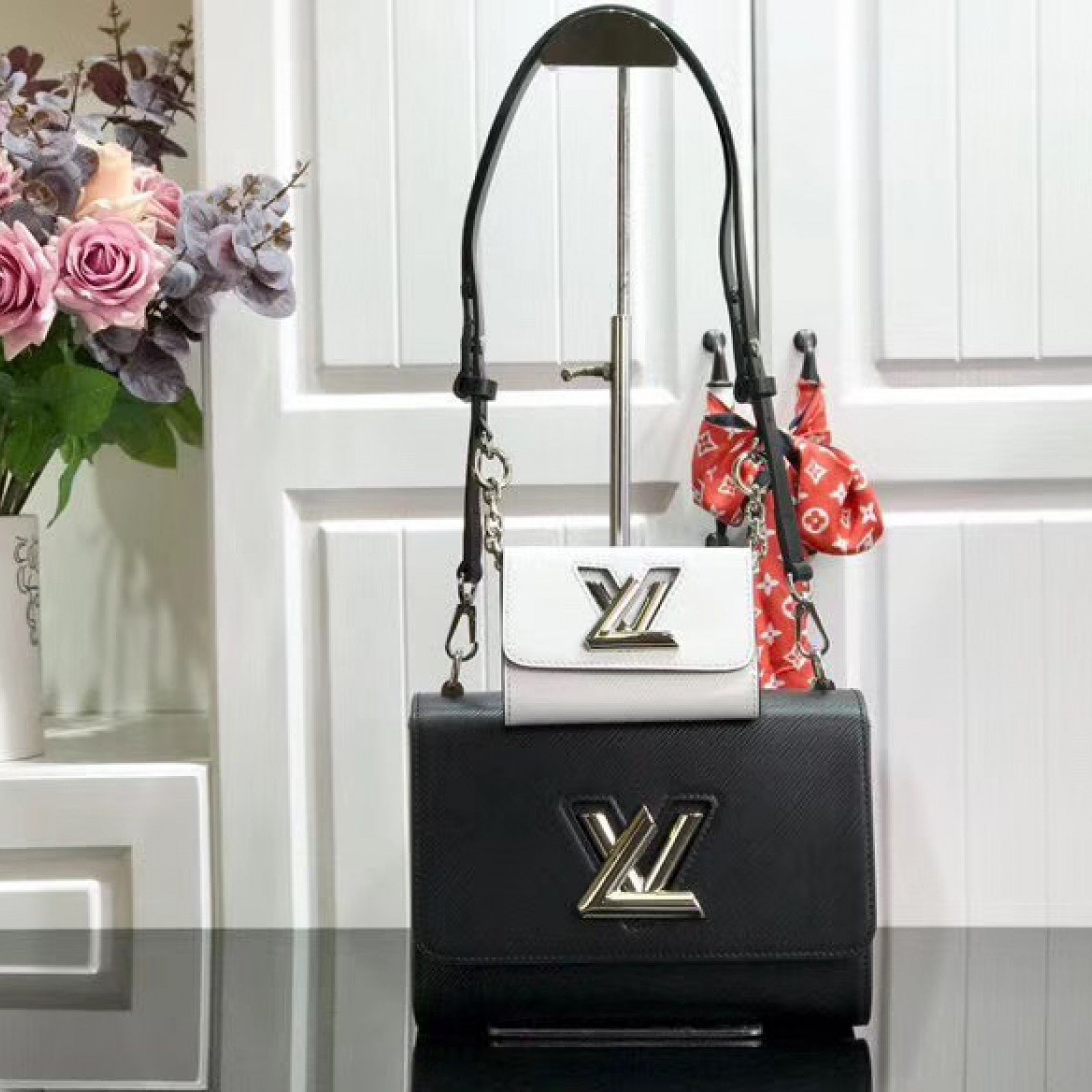 LV TWIST MM M55683