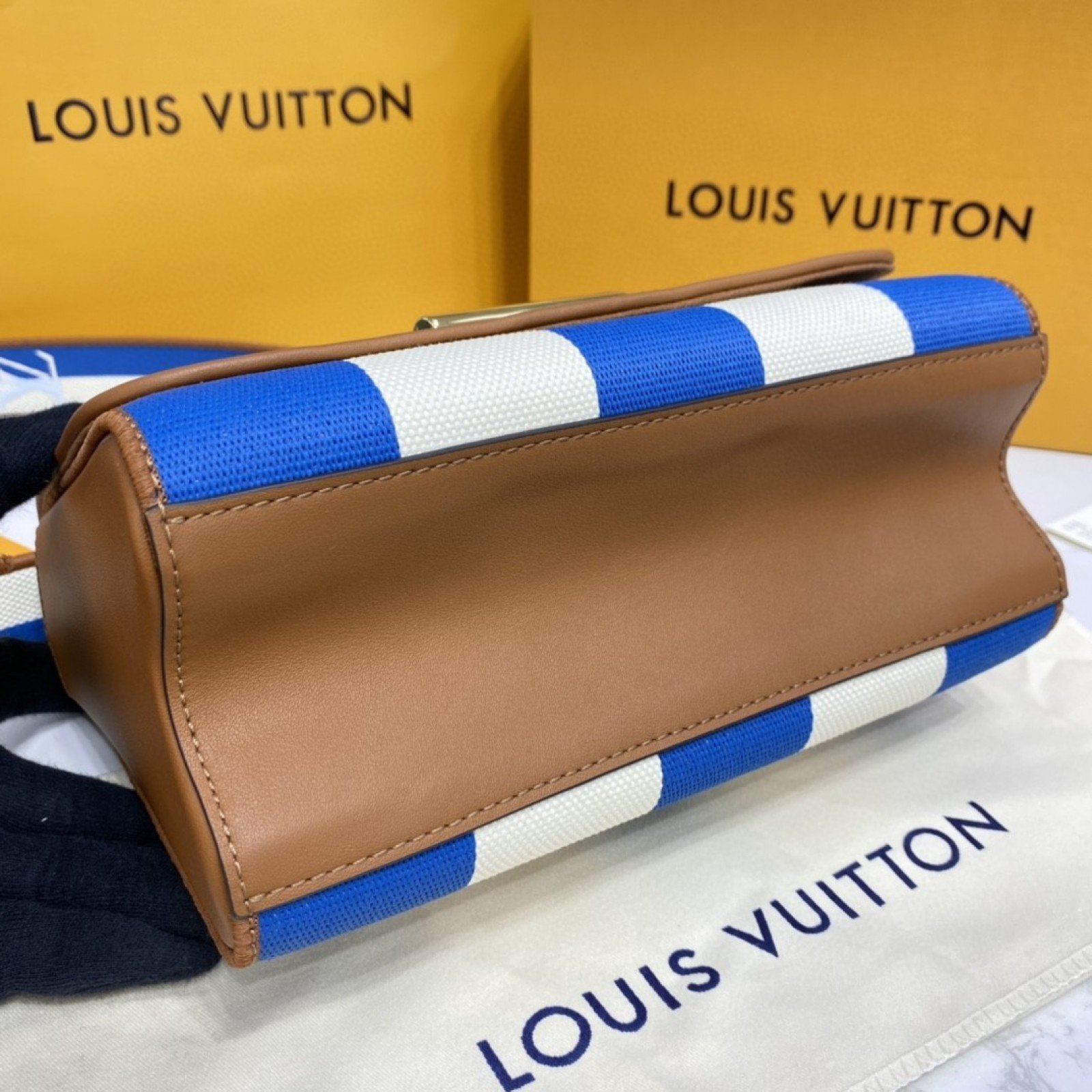 LV TWIST MM M57659