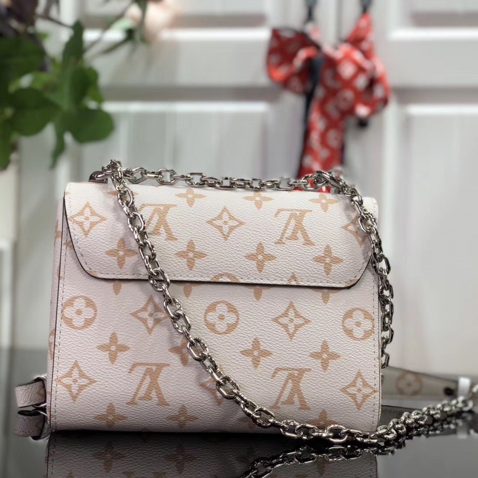 LV TWIST PM M50332