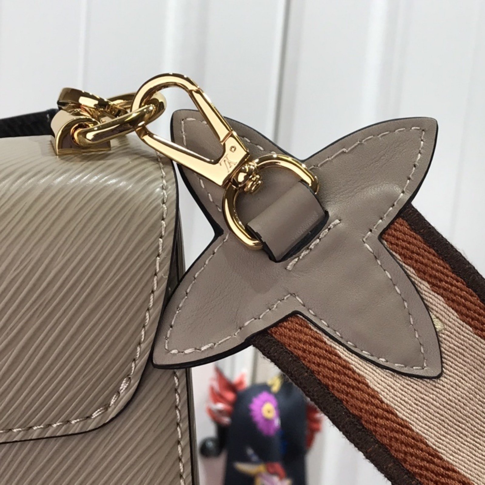 LV TWIST PM M57049
