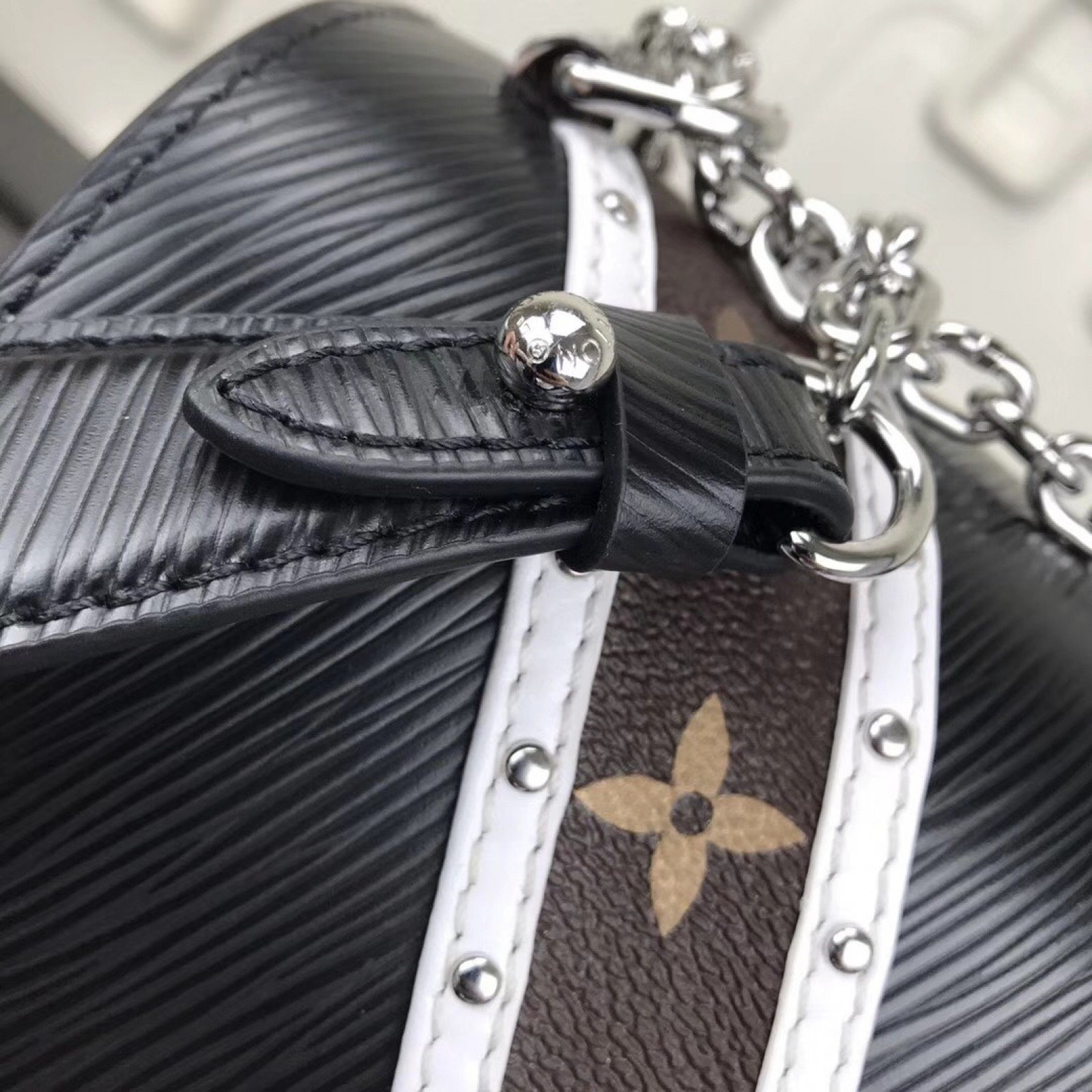 LV TWIST bag M50280