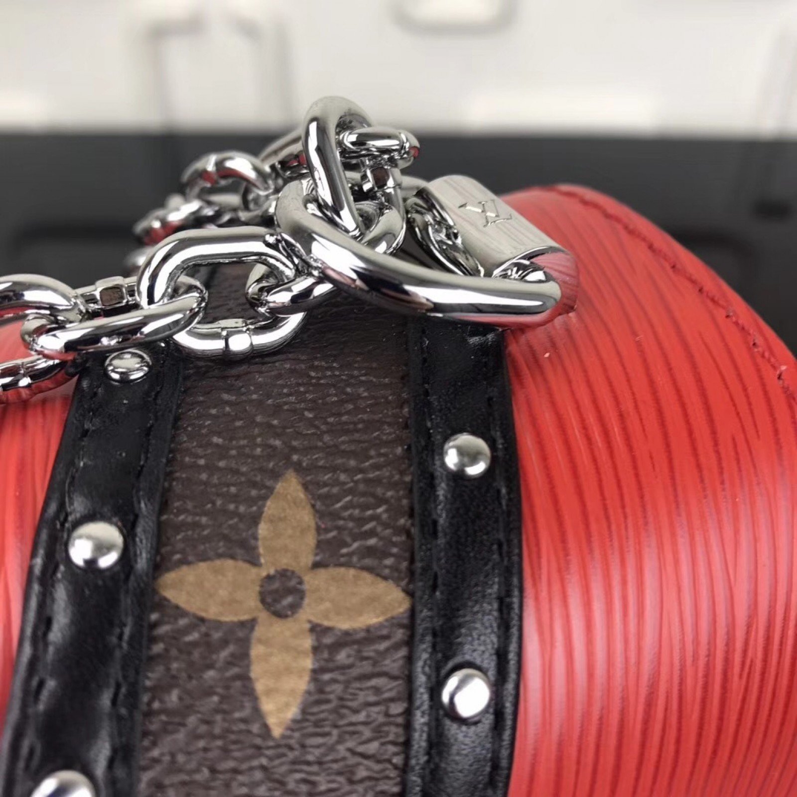 LV TWIST bag M50280