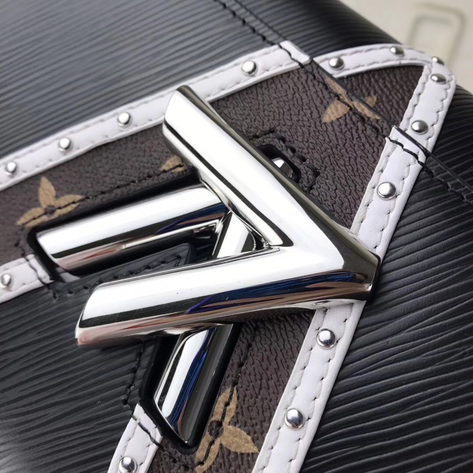 LV TWIST bag M50280