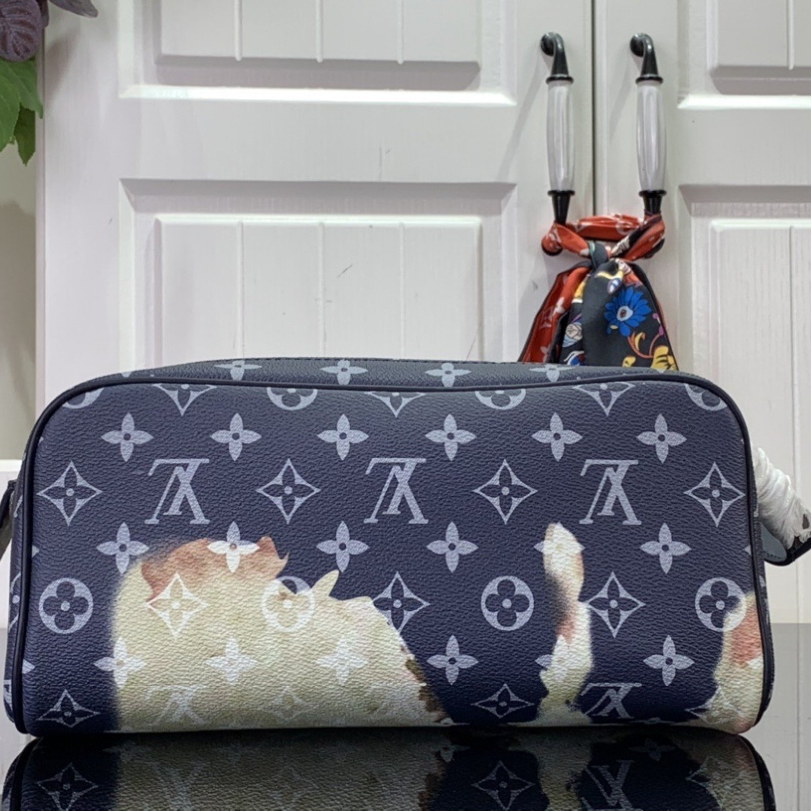 LV Toilet bag M44494