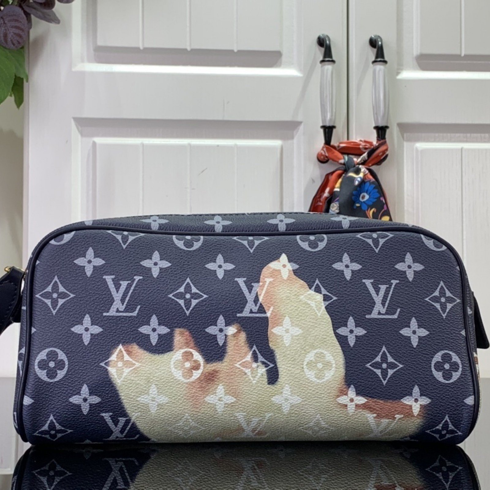LV Toilet bag M44494