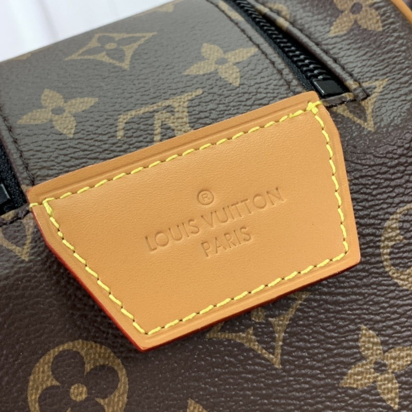 LV Toilet bag m46696