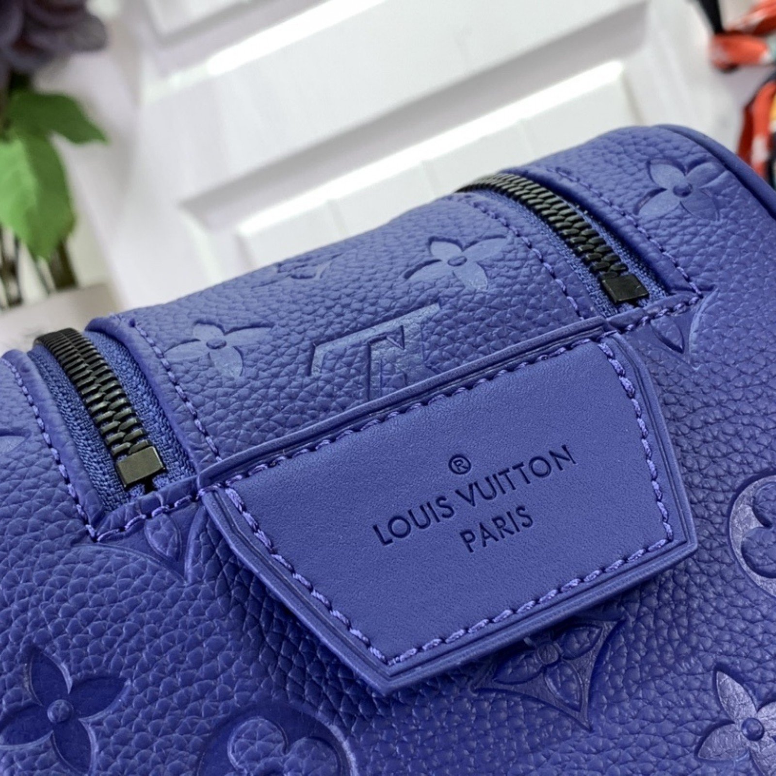 LV Toilet bag m82576