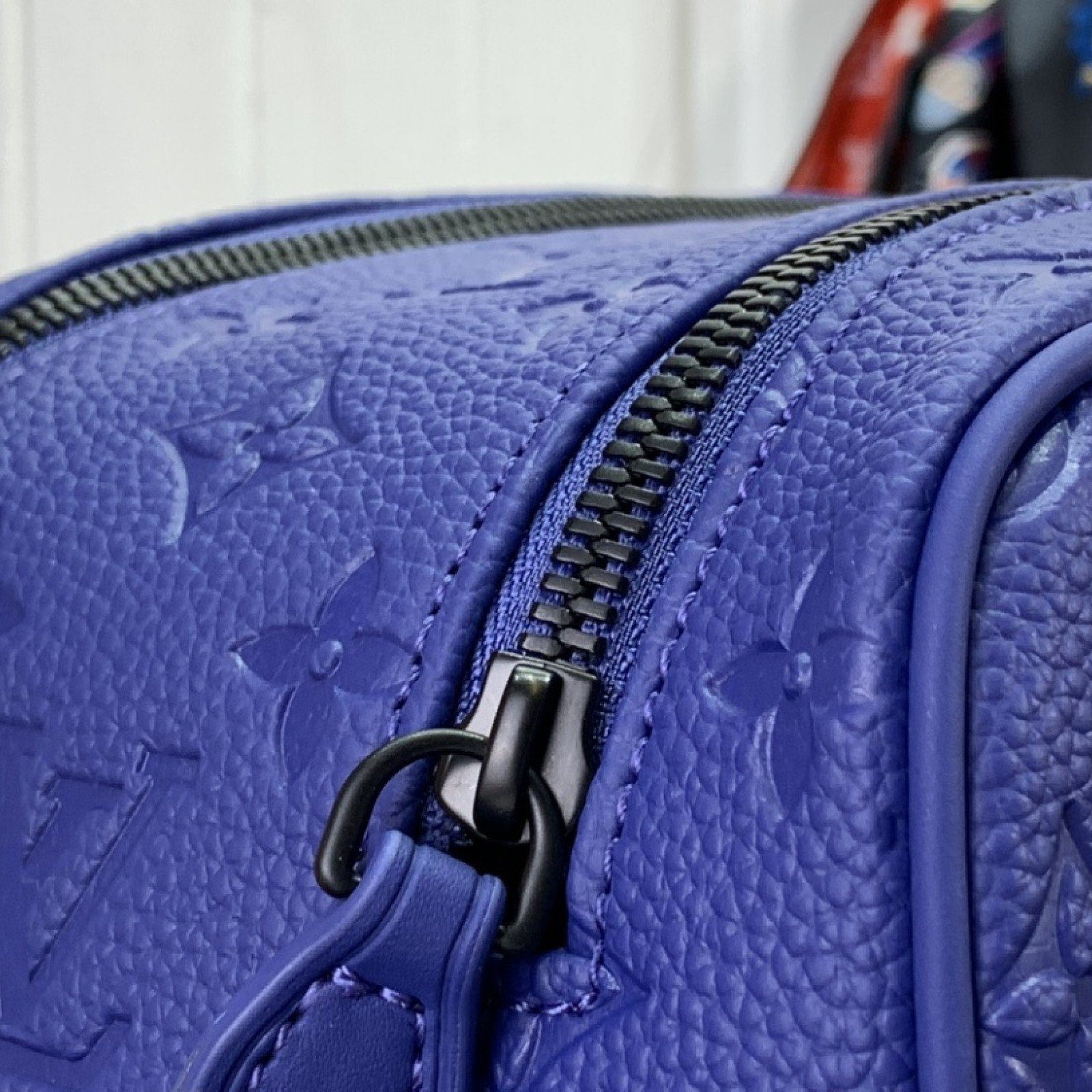 LV Toilet bag m82576