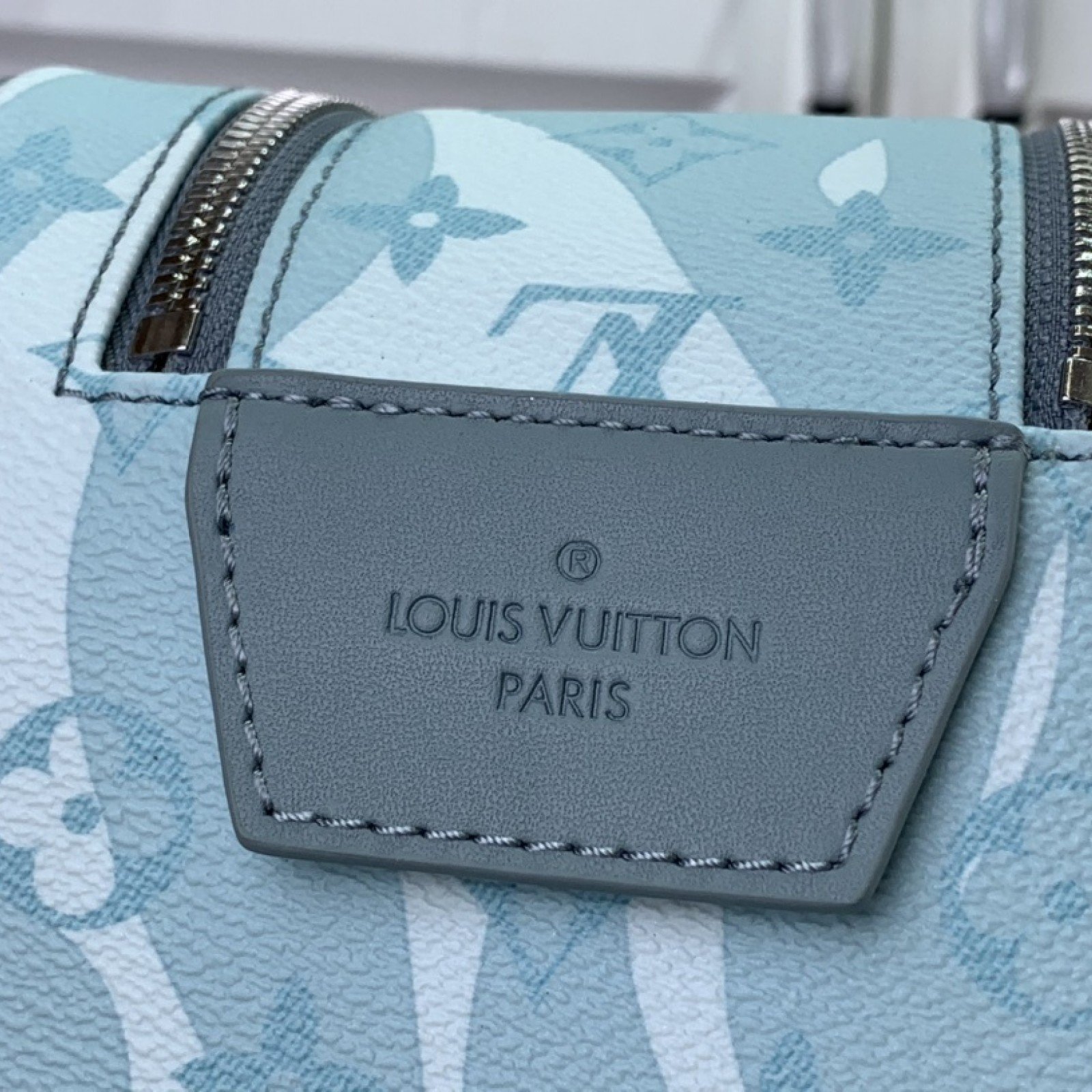 LV Toiletry bag M82337A