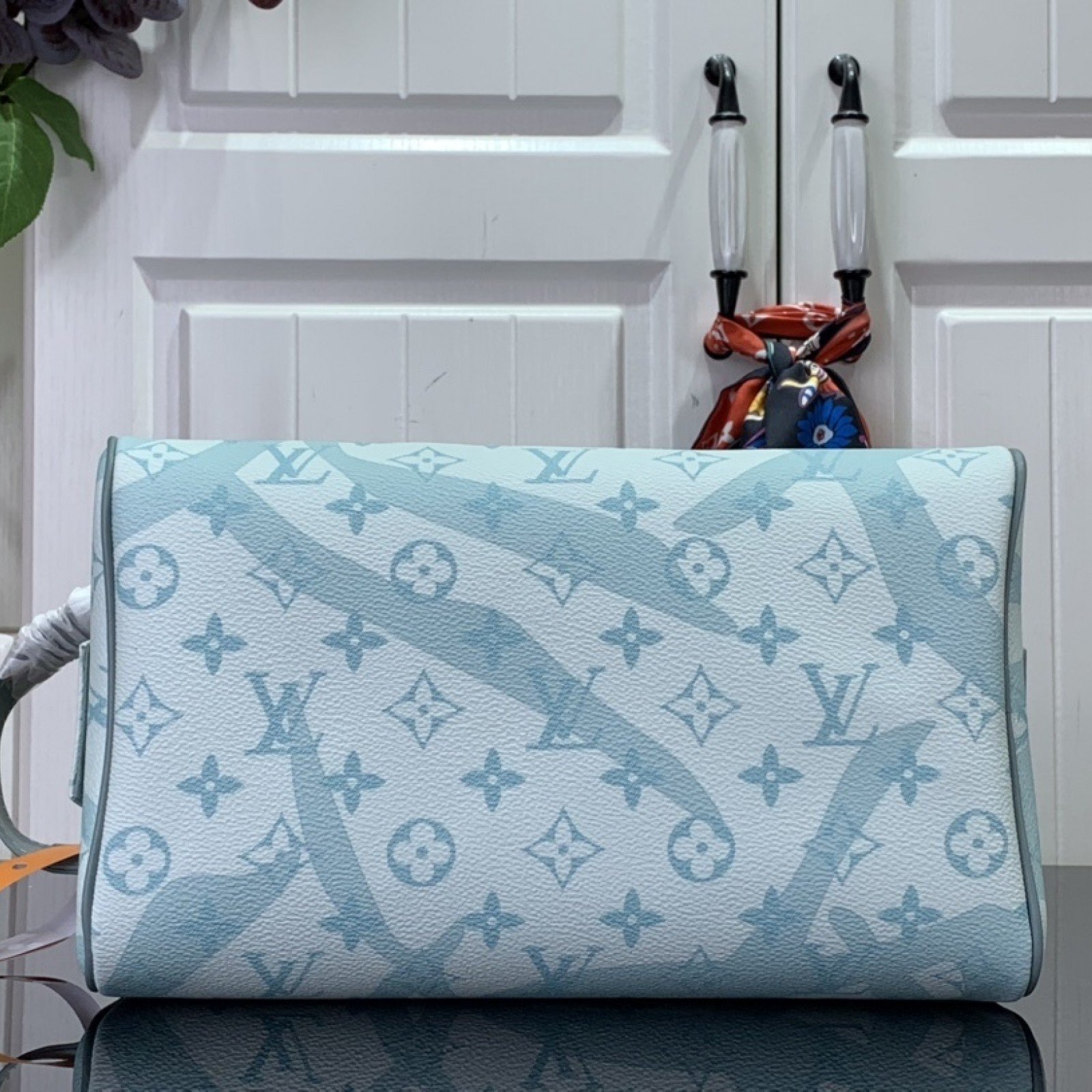 LV Toiletry bag M82337A