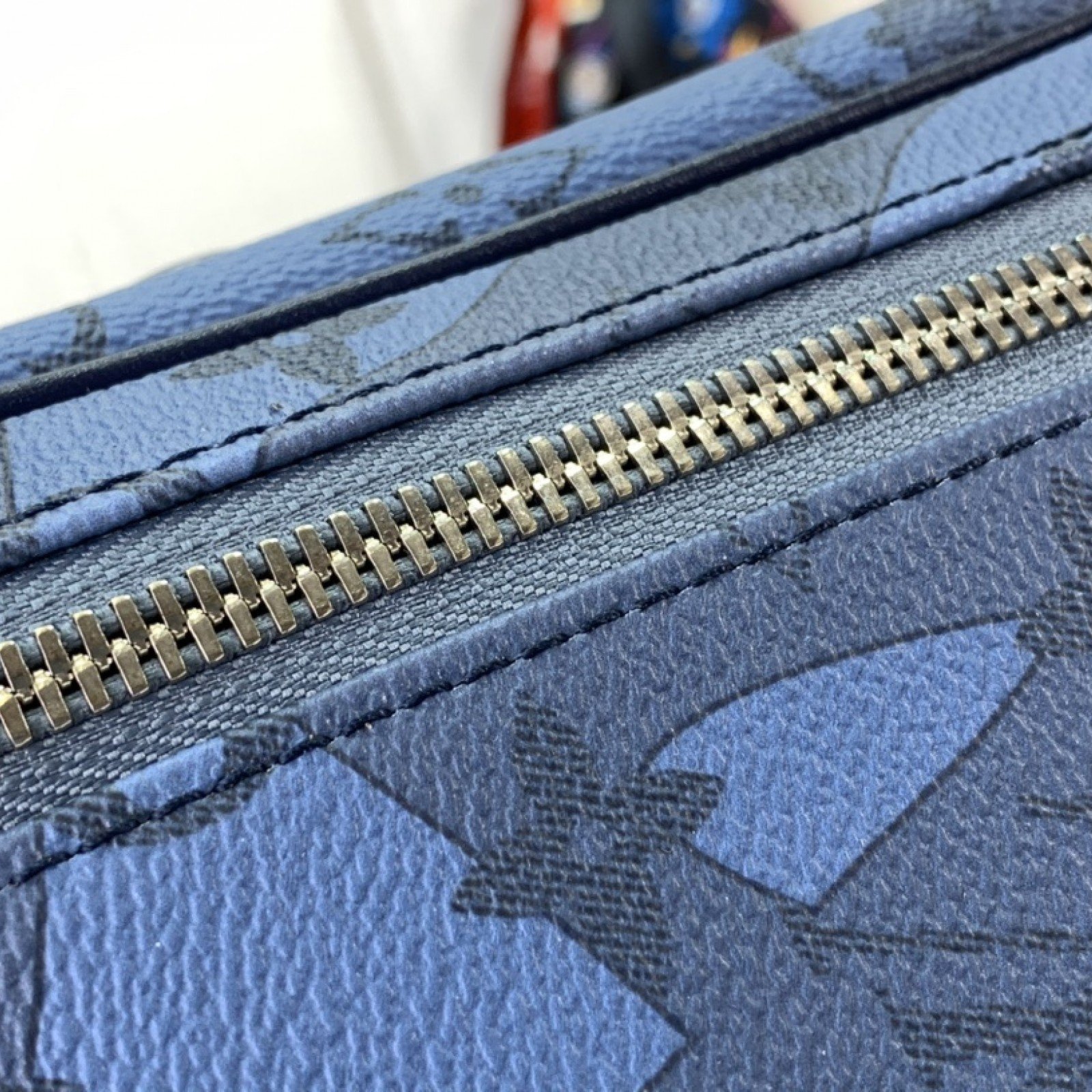 LV Toiletry bag M82337A