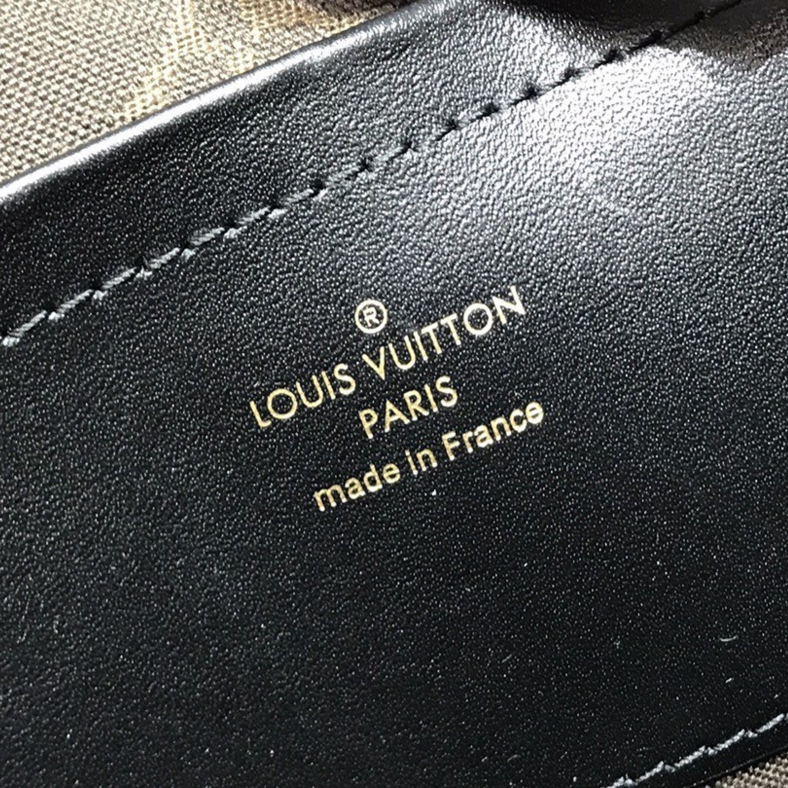 LV UTILITY CROSSBODY M80450
