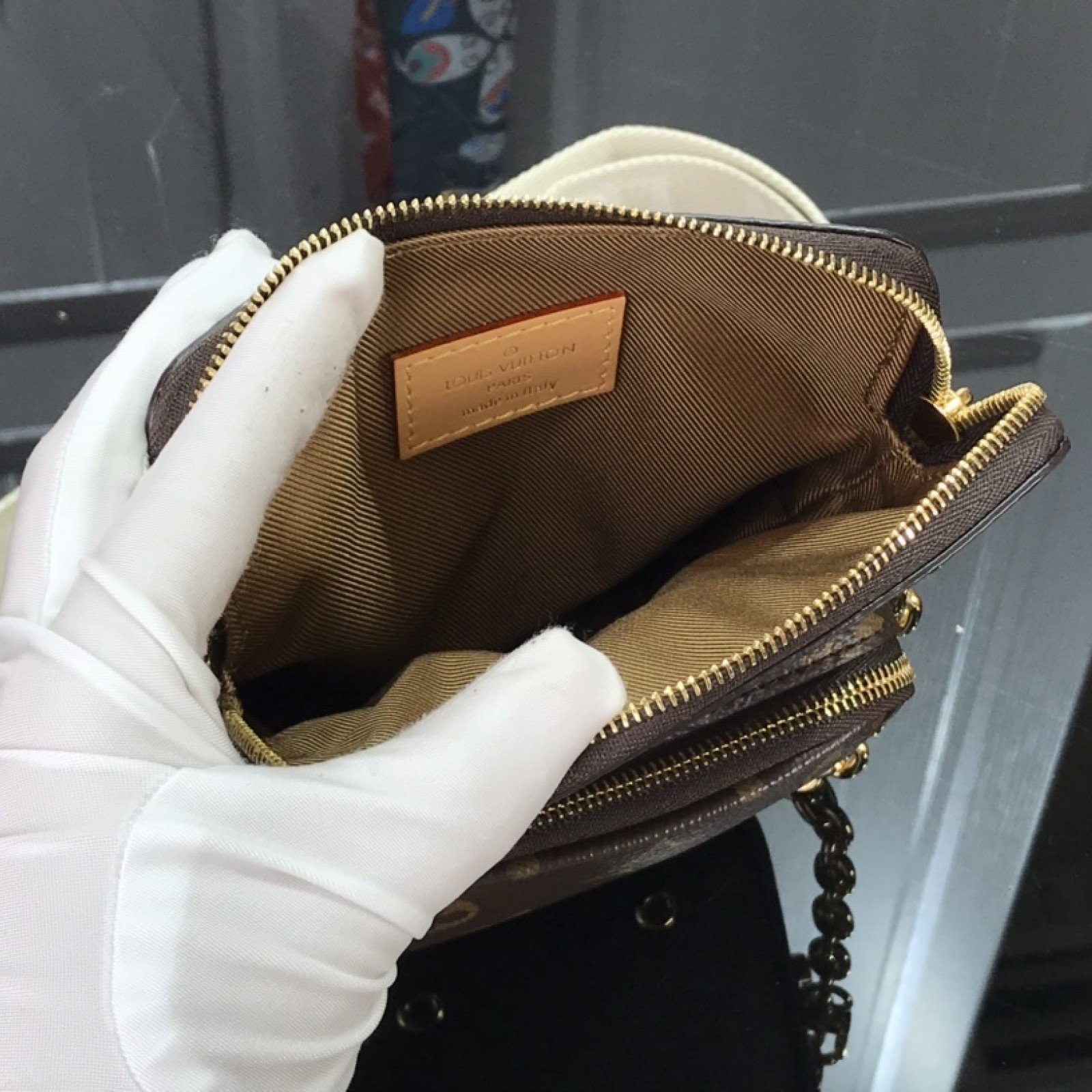 LV UTILITY PHONE SLEEVE M80746