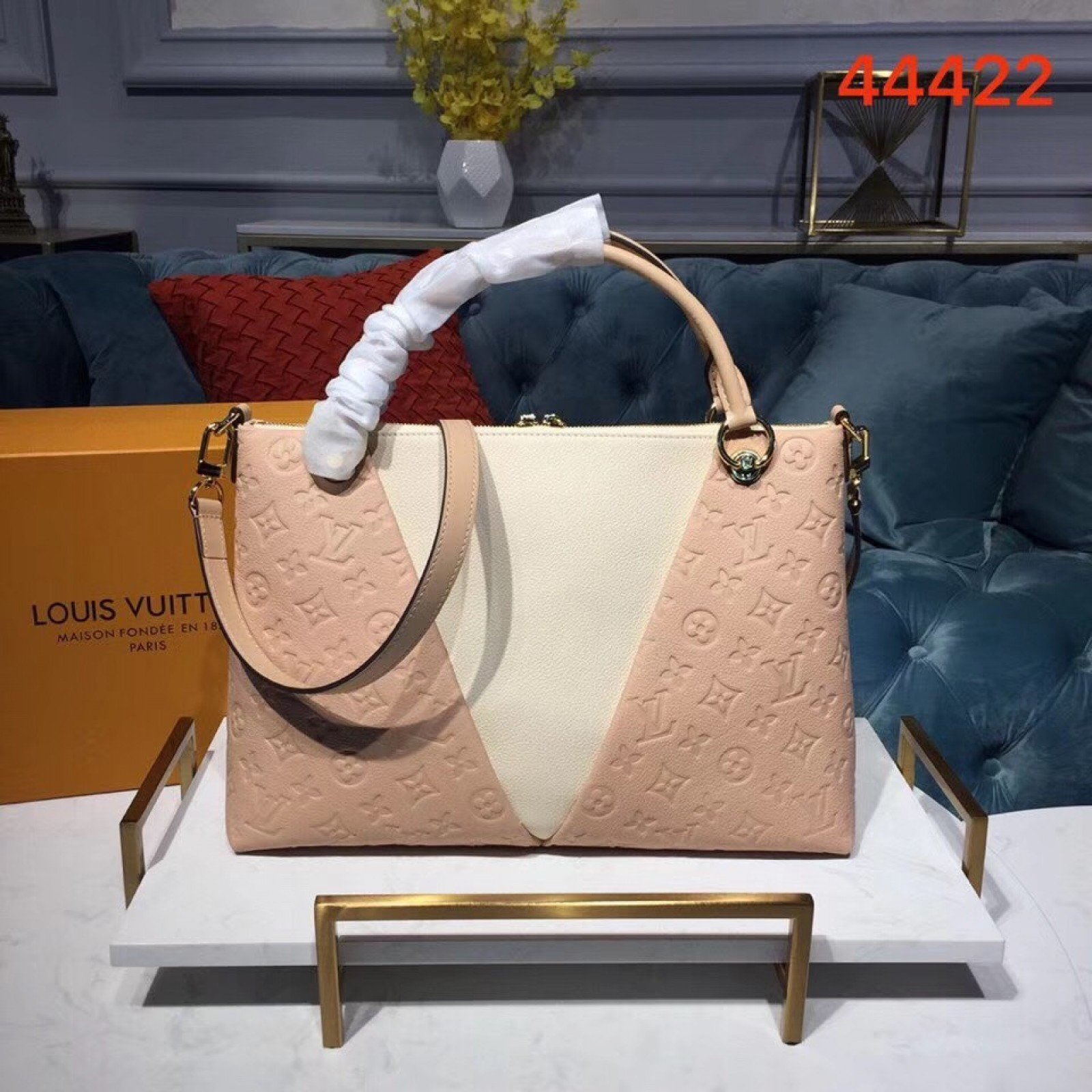 LV V TOTE MM M44397