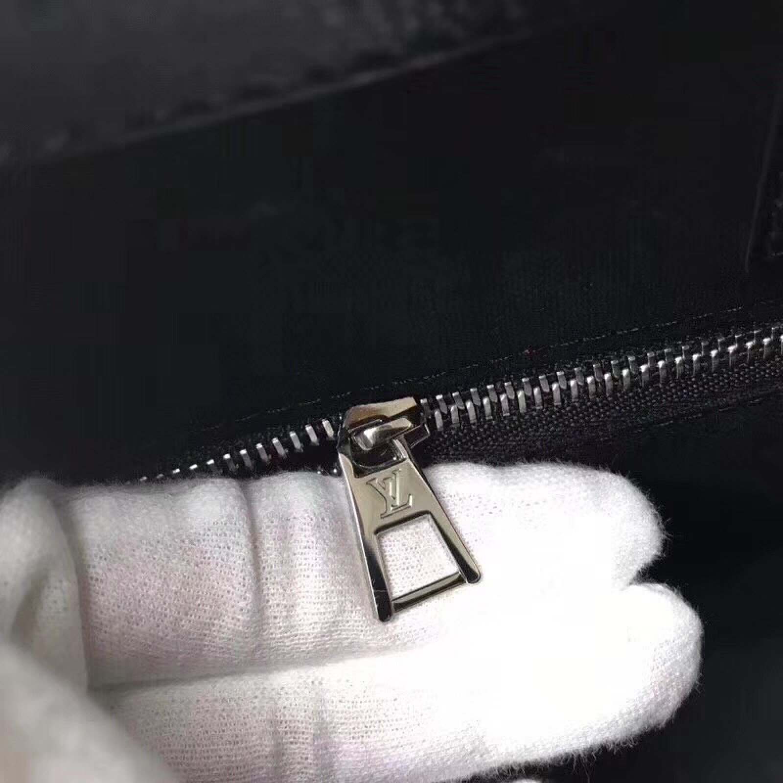 LV VANEAU MM M51239