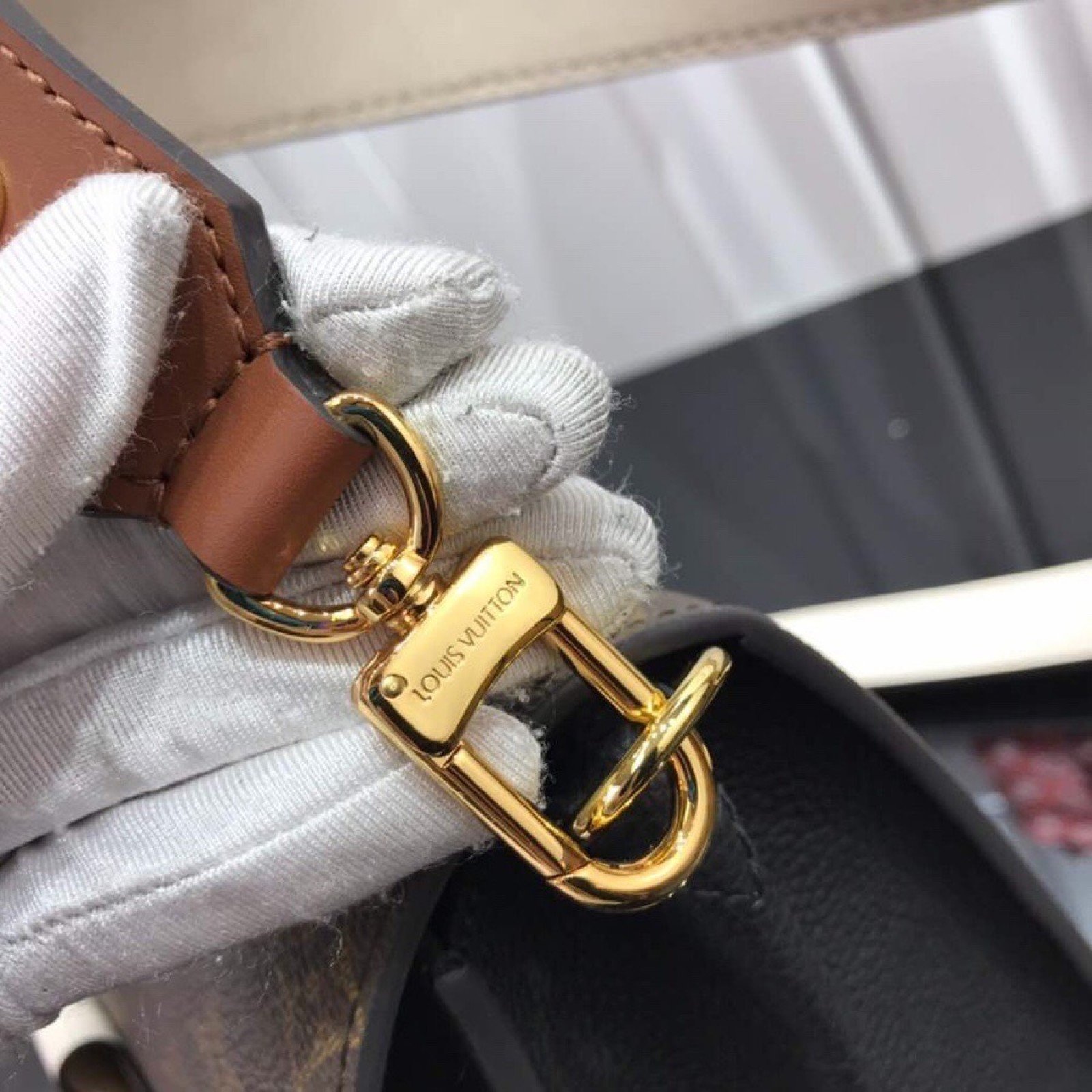 LV VAUGIRARD BAG M44354