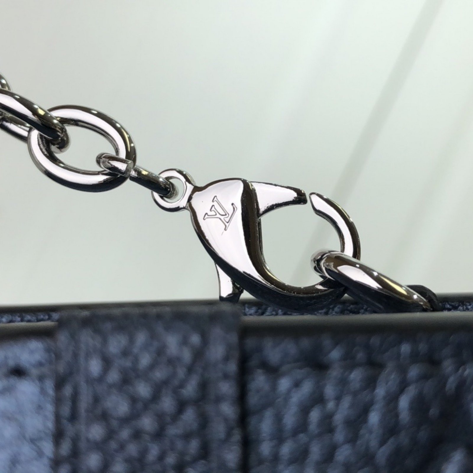 LV VAVIN M59077