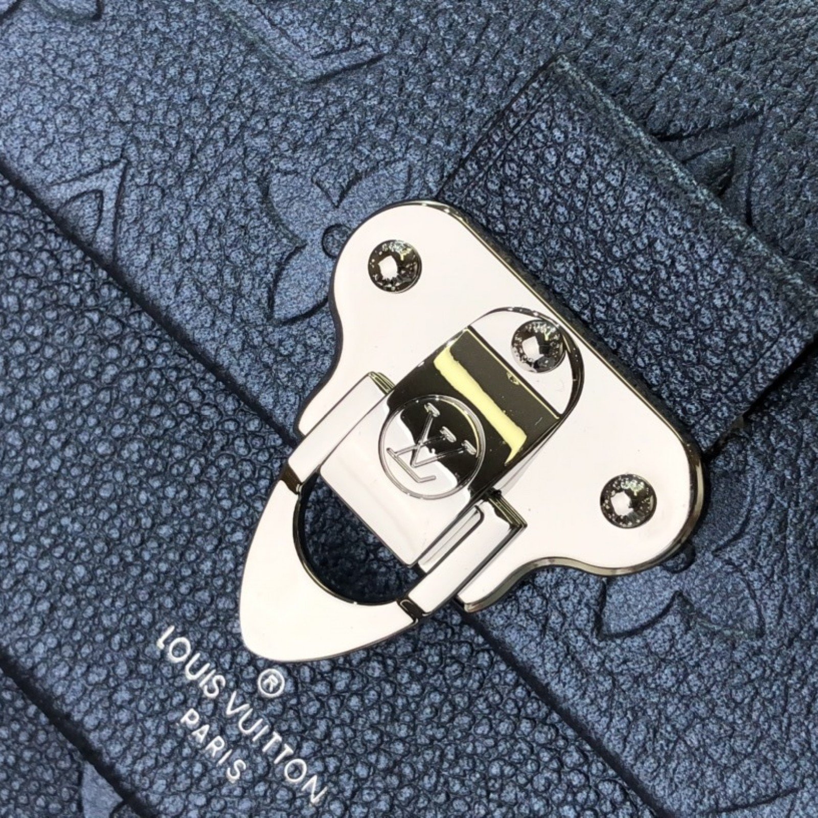 LV VAVIN M59077