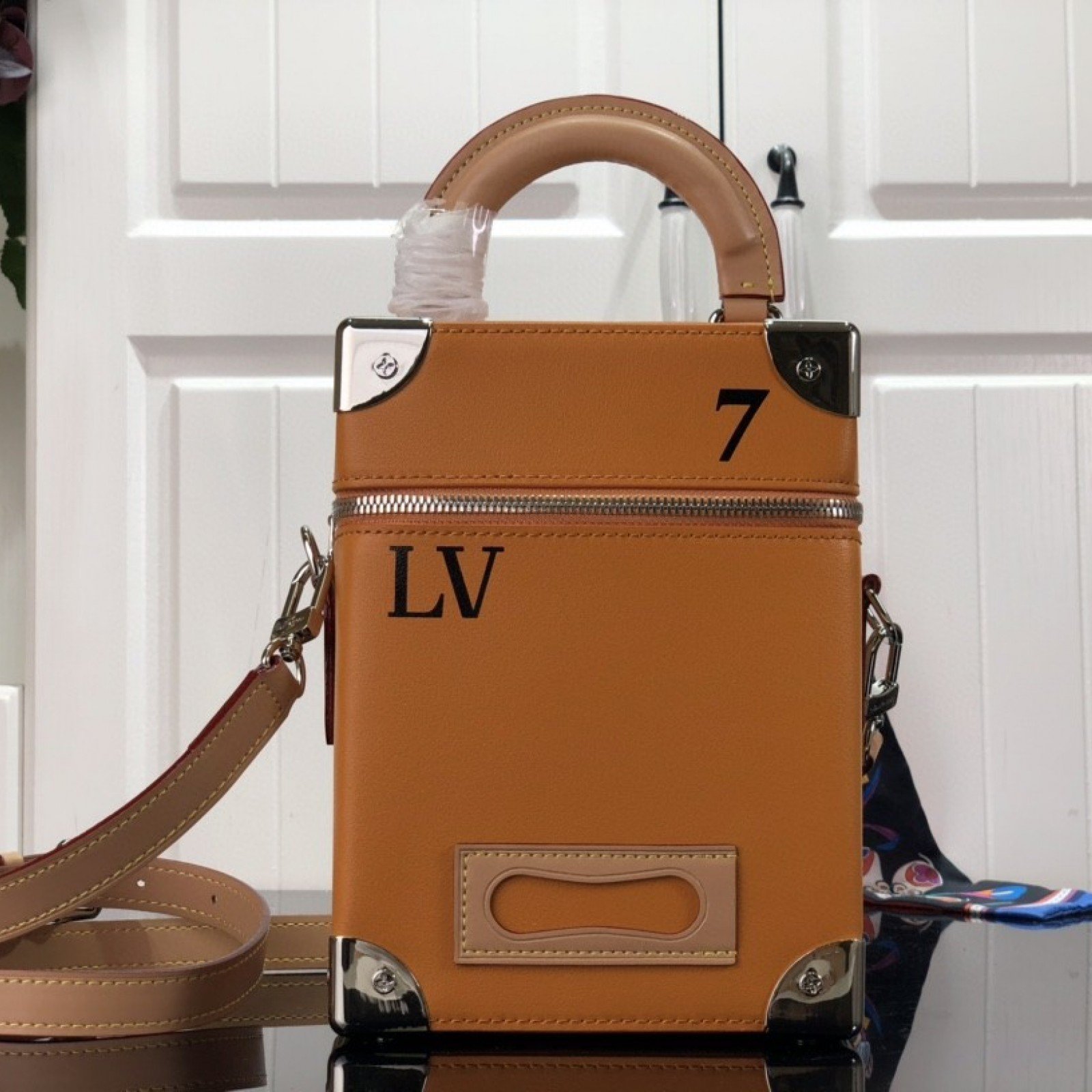 LV VERTICAL BOX TRUNK M59666
