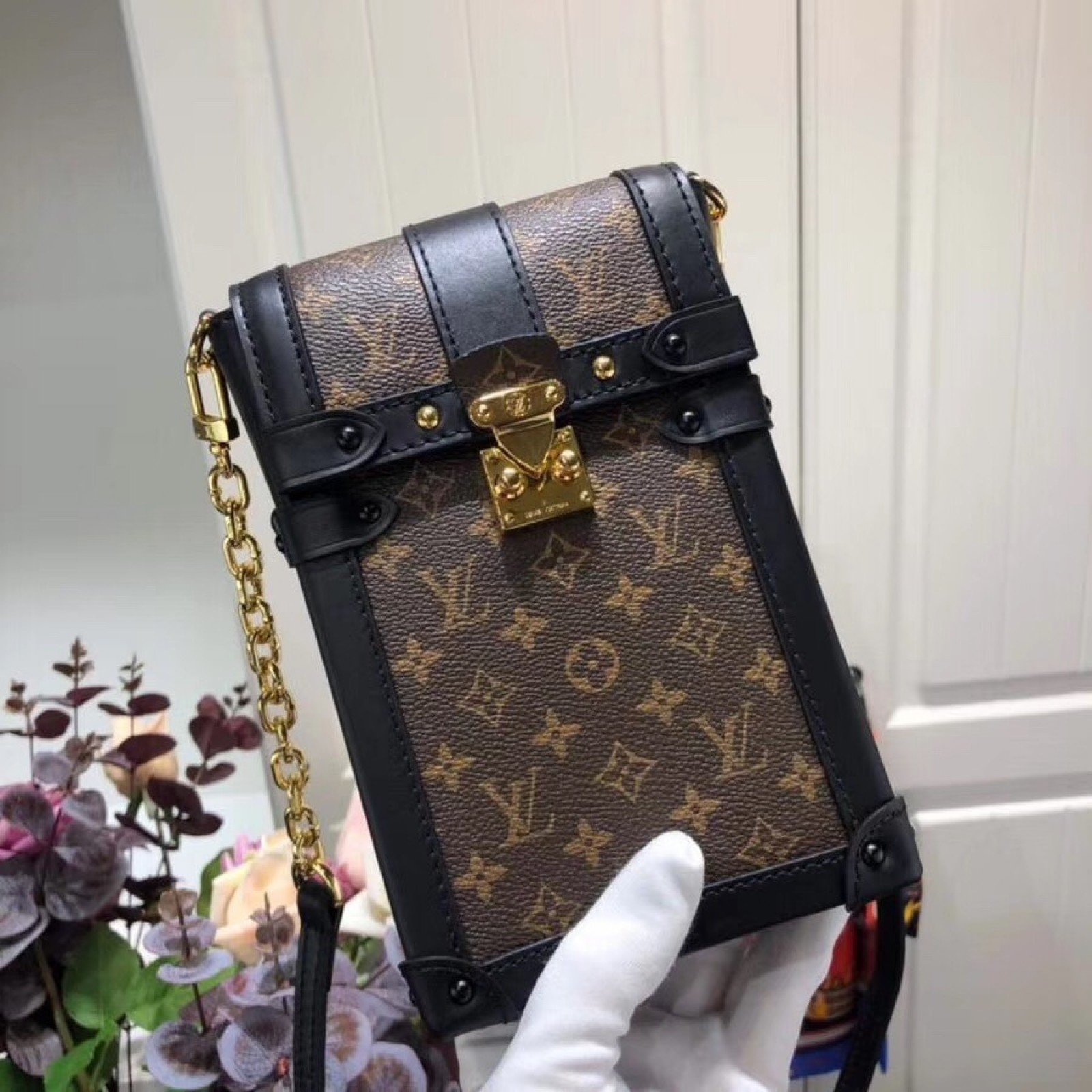LV VERTICAL TRUNK POCHETTE M63913