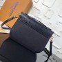 LV VERY MESSENGER BAG M51682