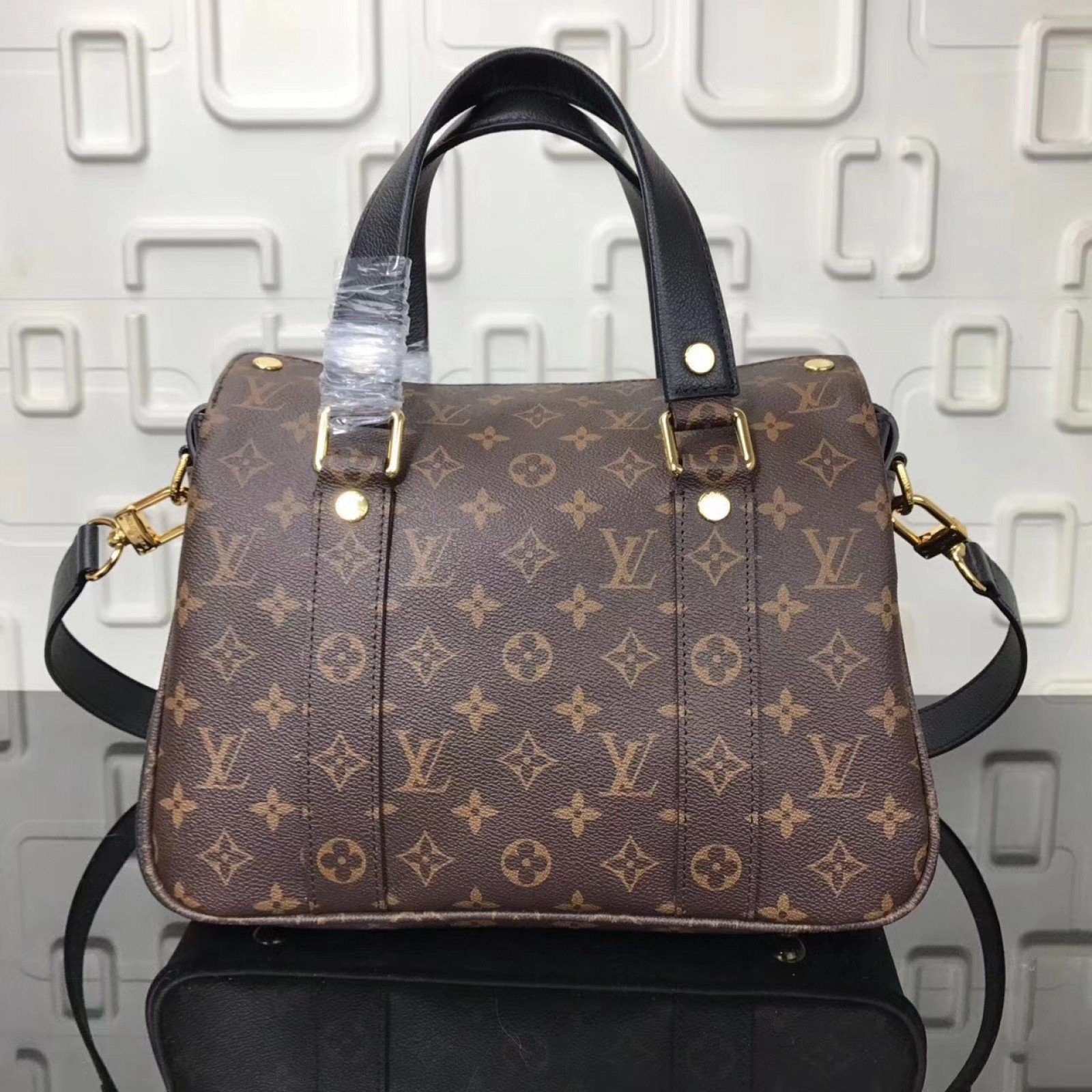 LV WOODSTOCK handbag M43482