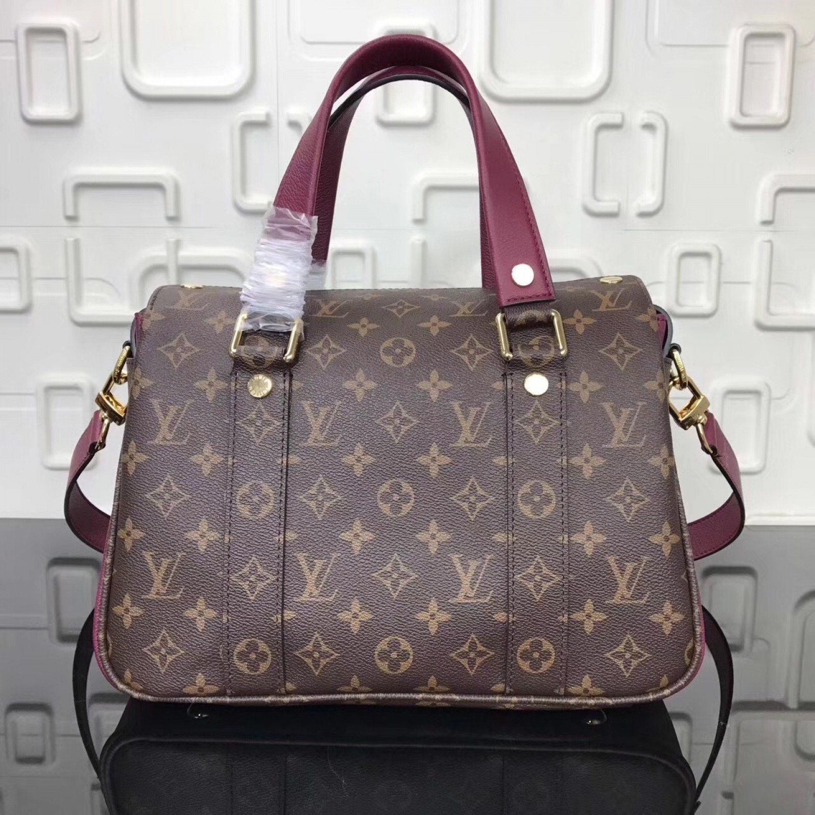 LV WOODSTOCK handbag M43482