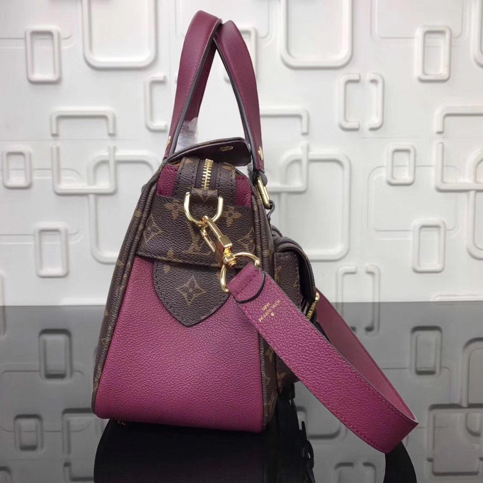 LV WOODSTOCK handbag M43482