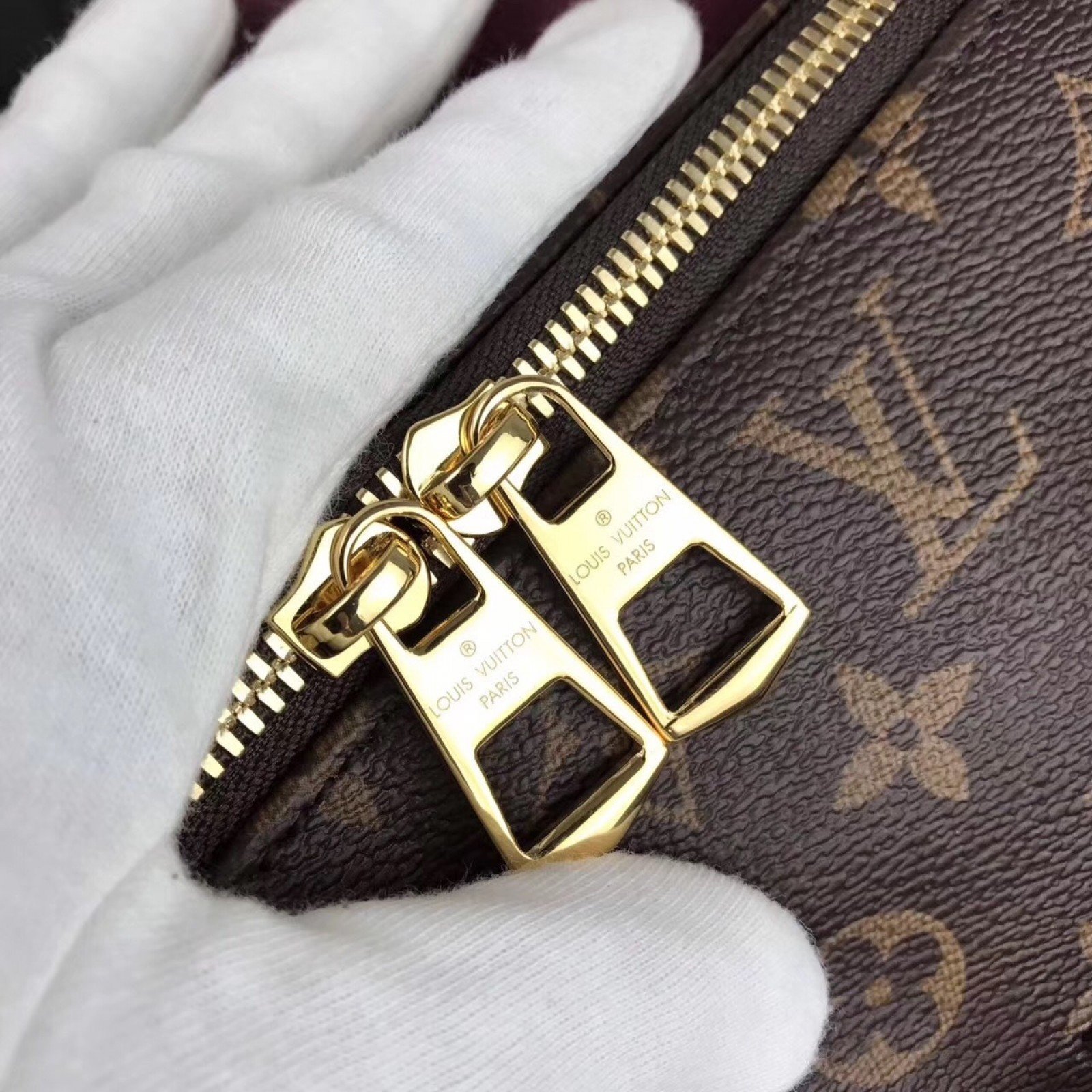 LV WOODSTOCK handbag M43482