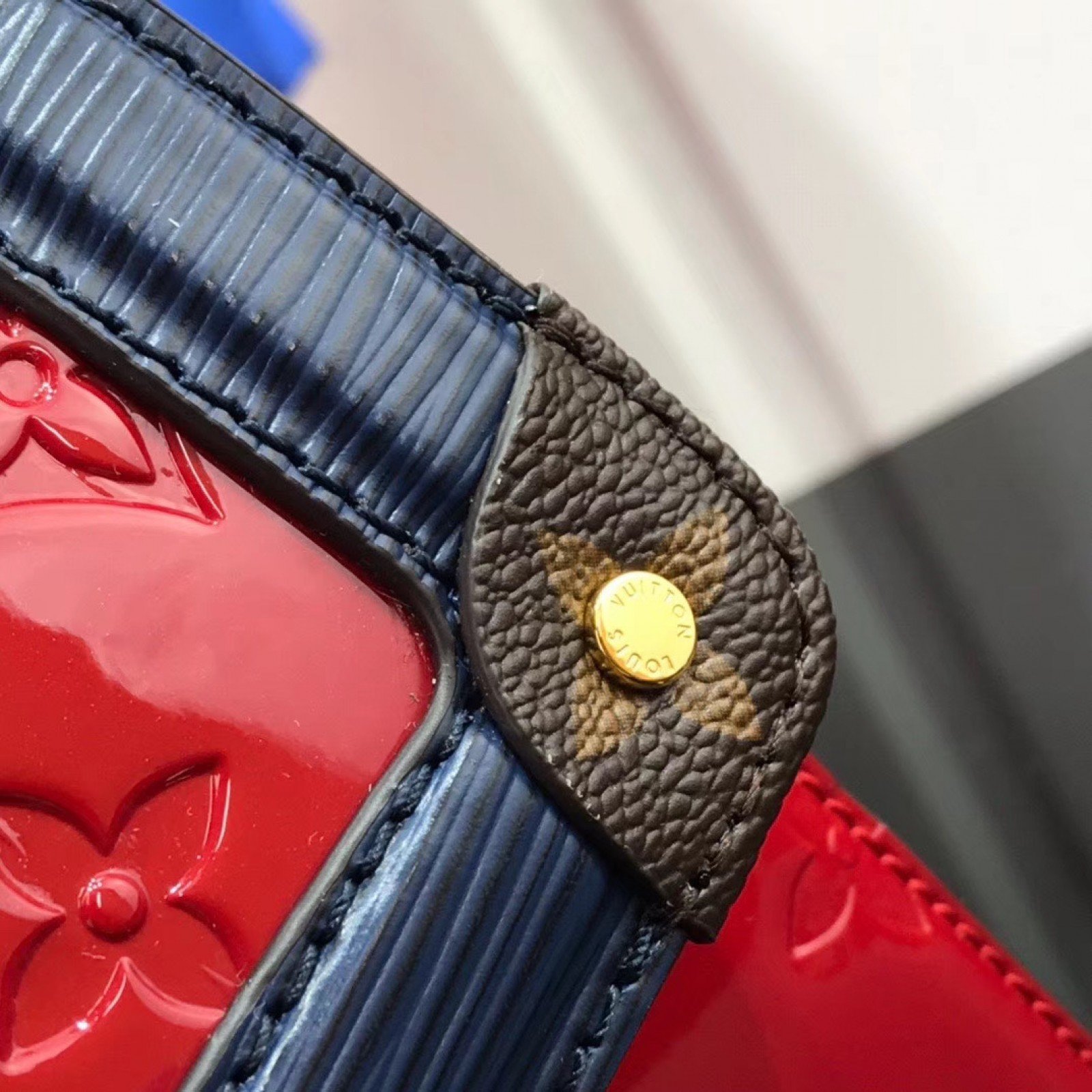 LV WYNWOOD BAG M90442KH
