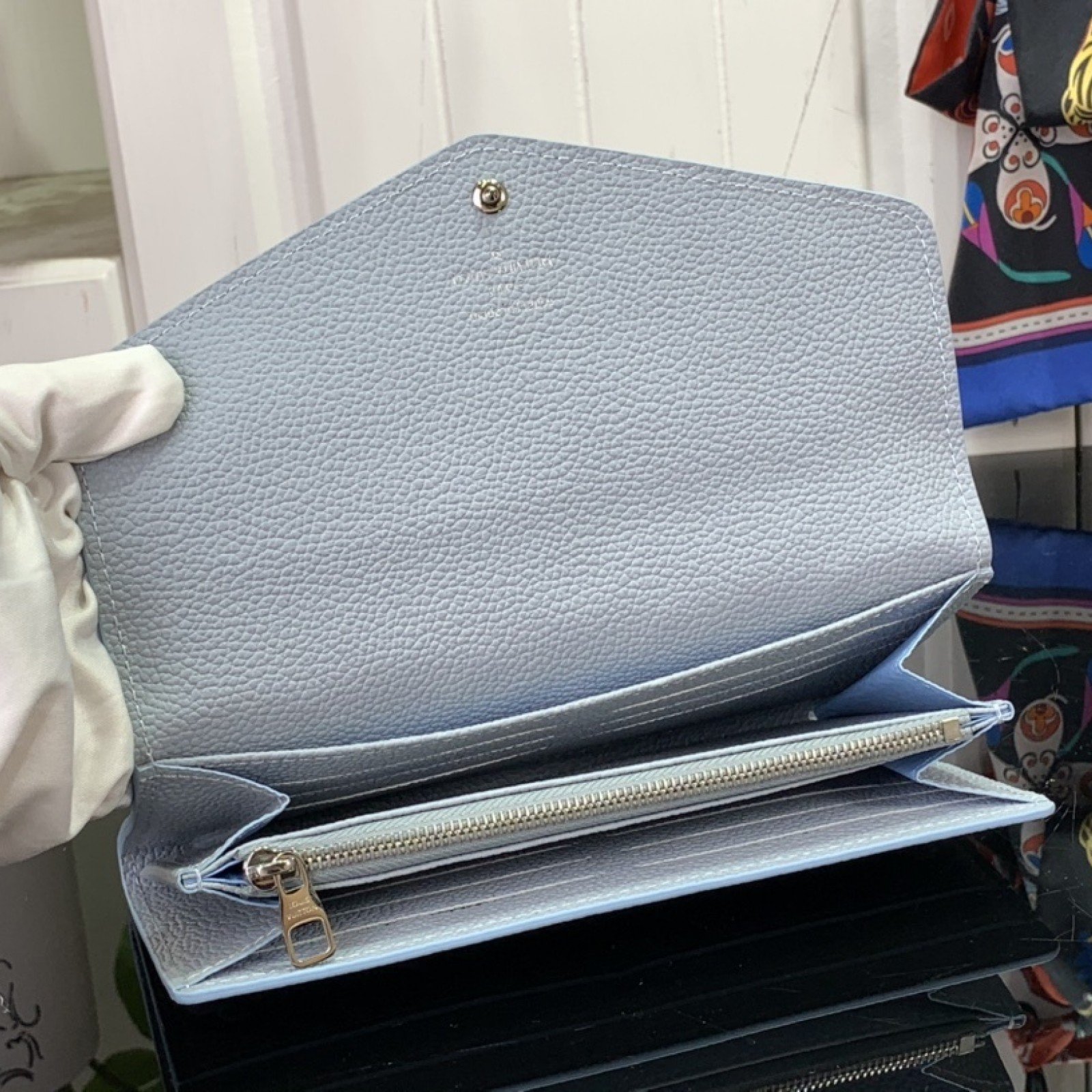 LV Wallet M60017A