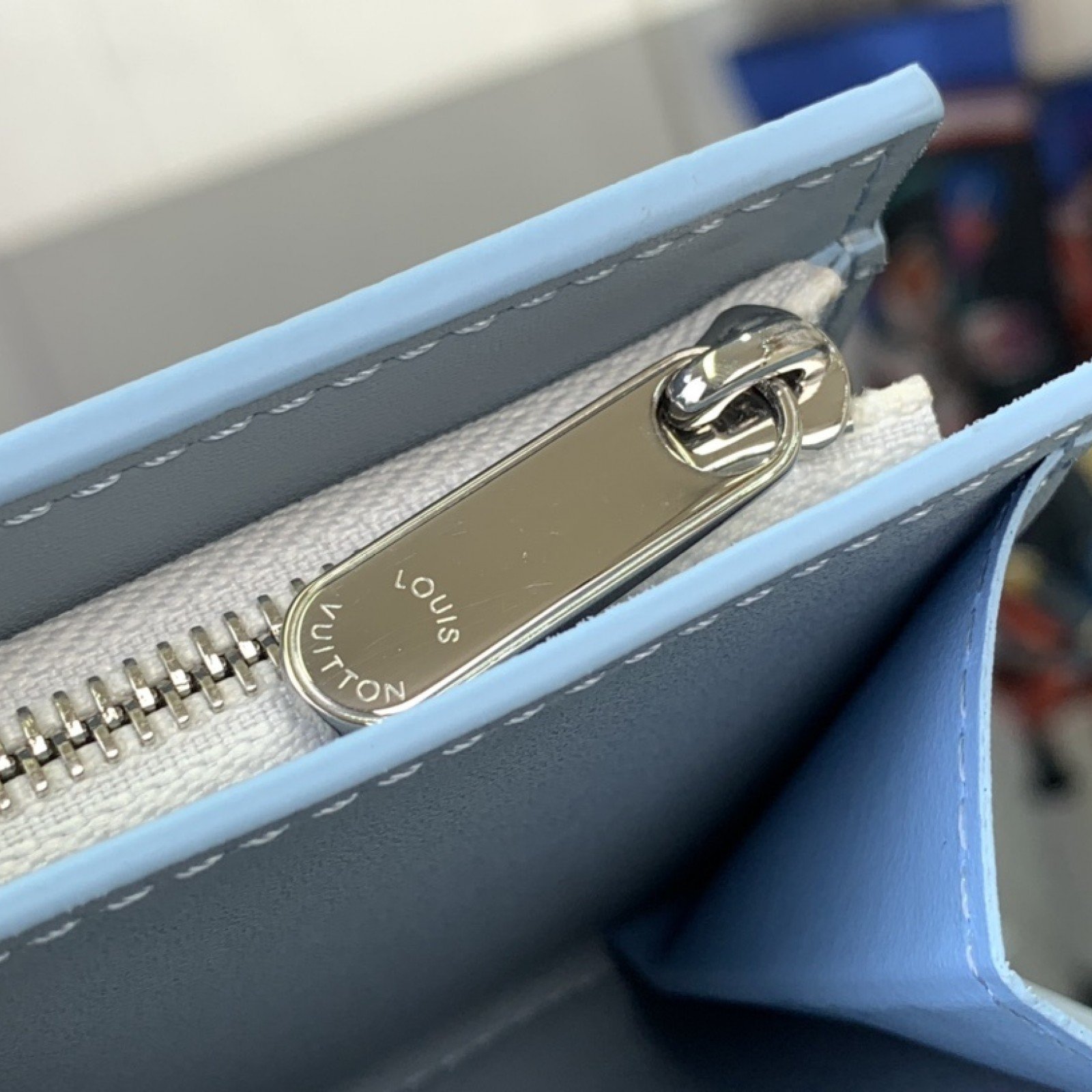 LV Wallet M62542