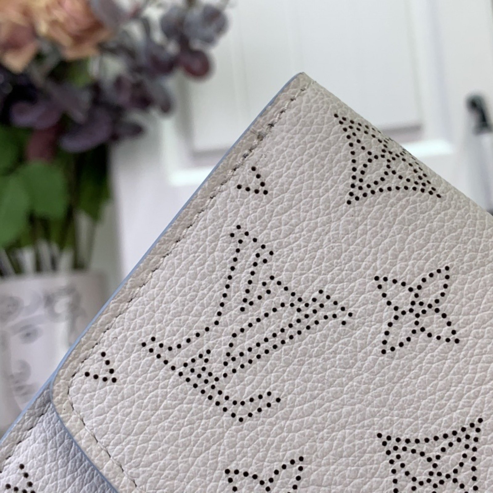 LV Wallet M62542