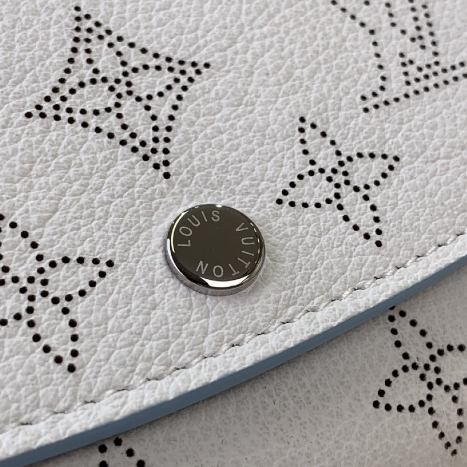 LV Wallet M62542