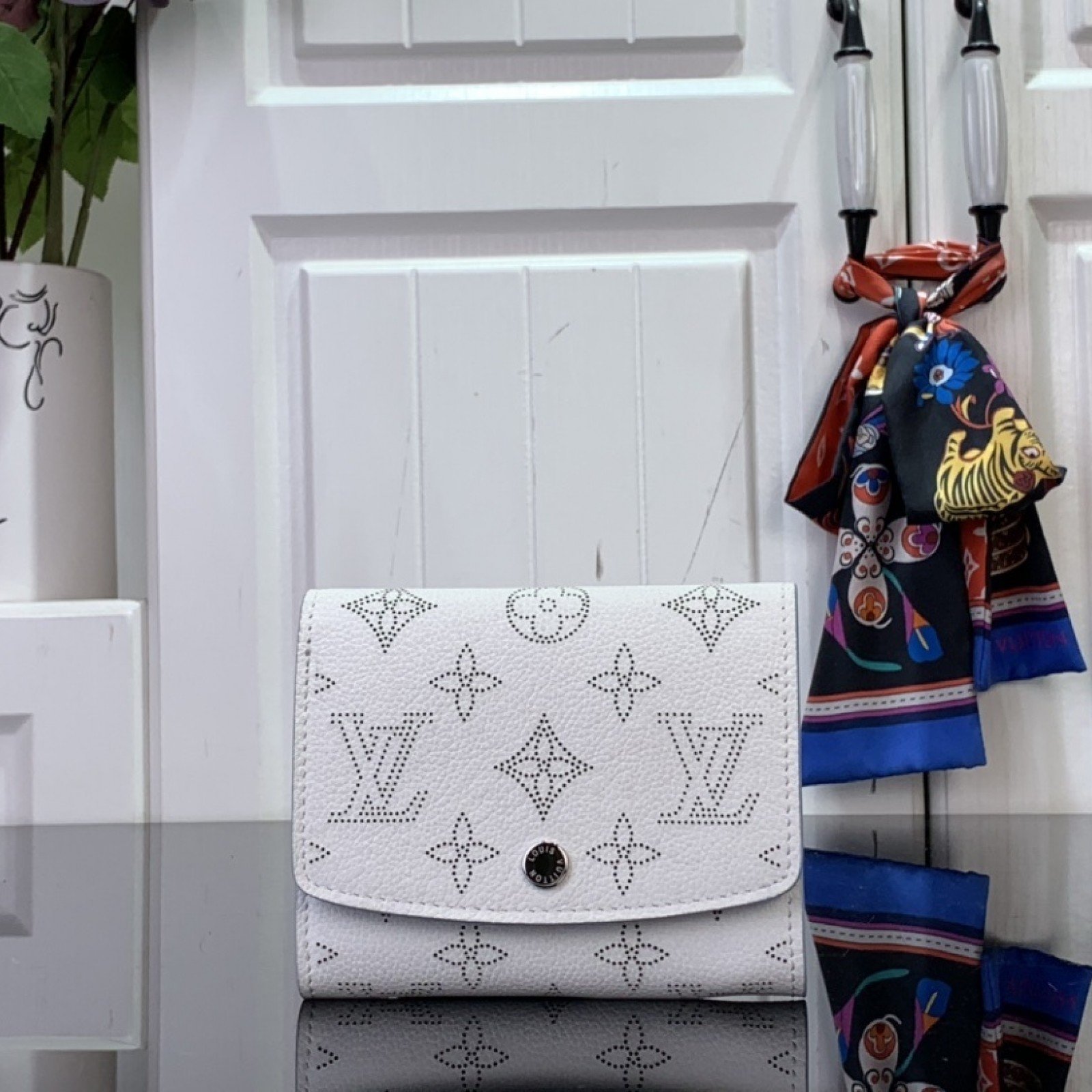 LV Wallet M62542
