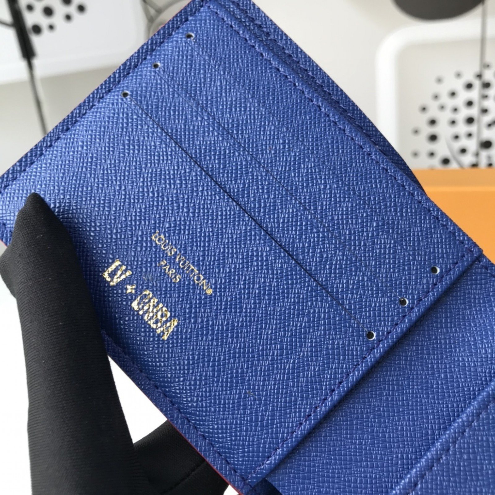 LV Wallet M80105A