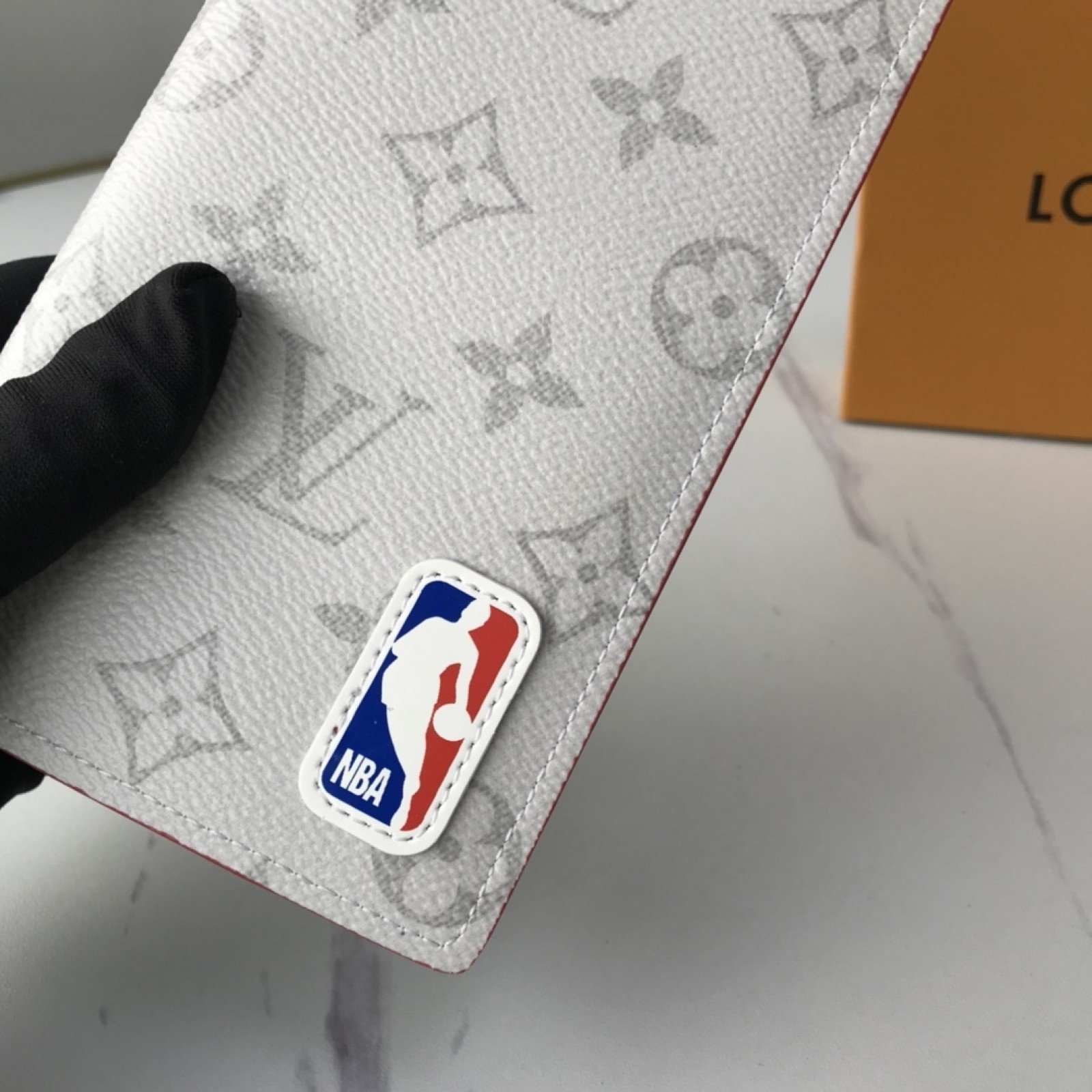 LV Wallet M80107