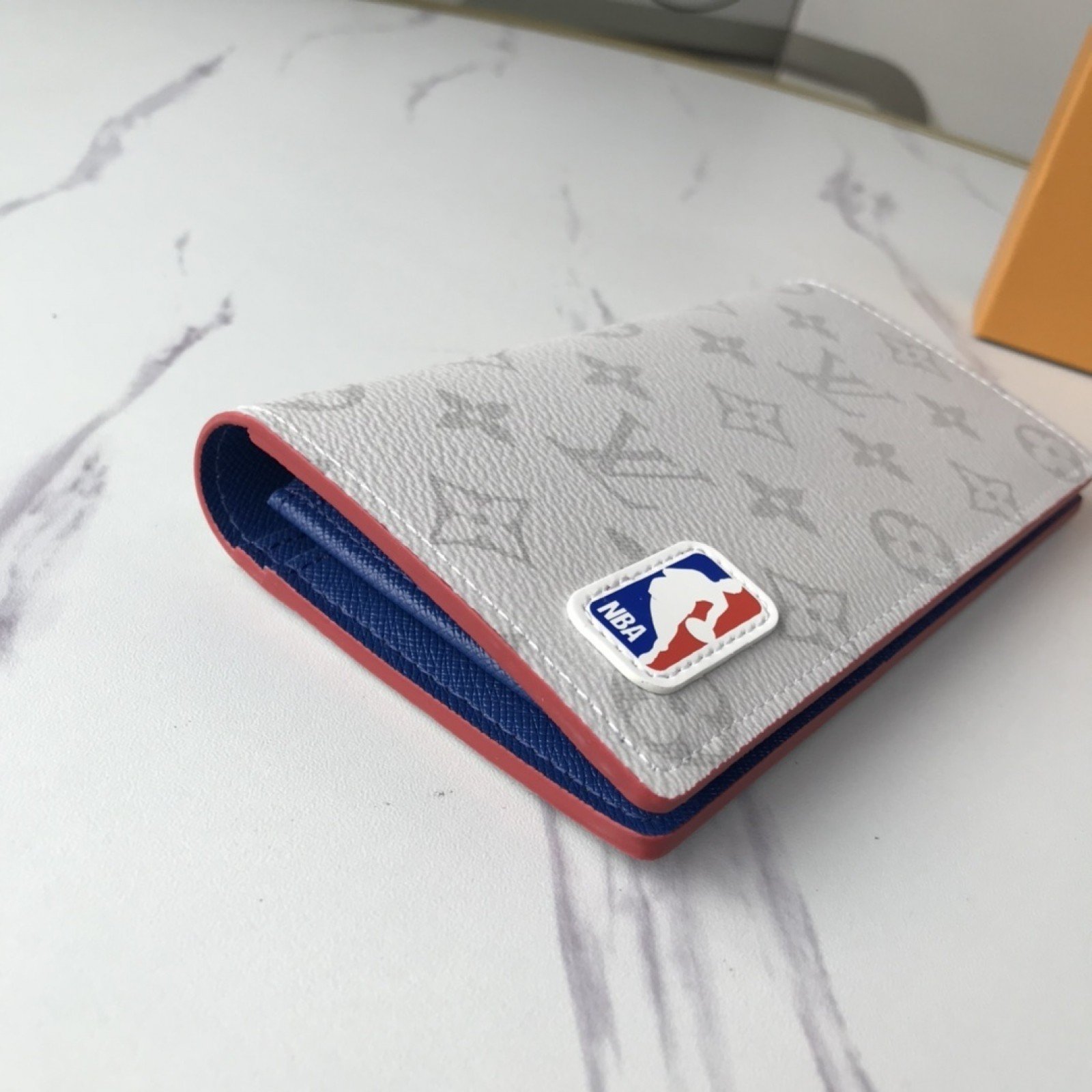 LV Wallet M80107
