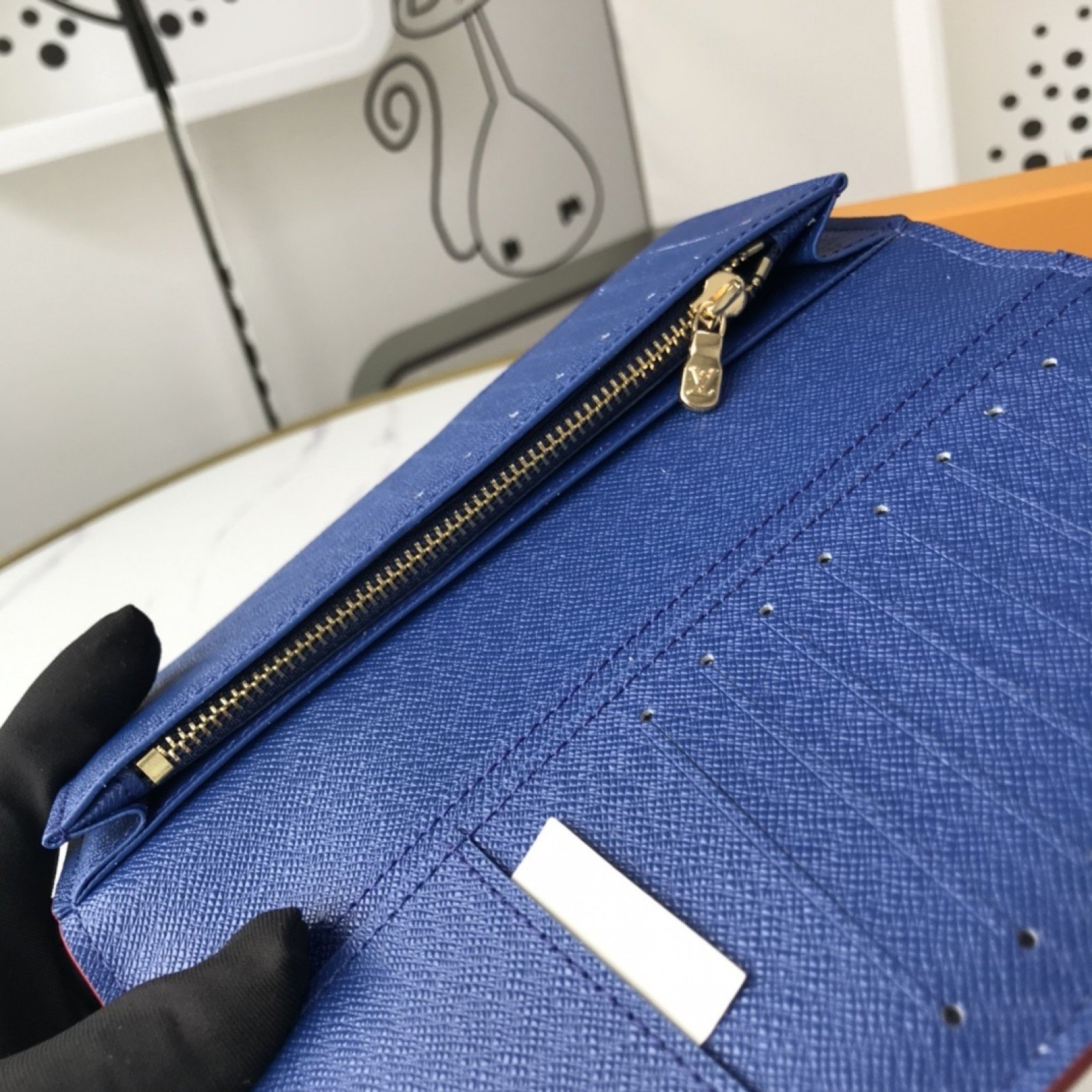 LV Wallet M80107