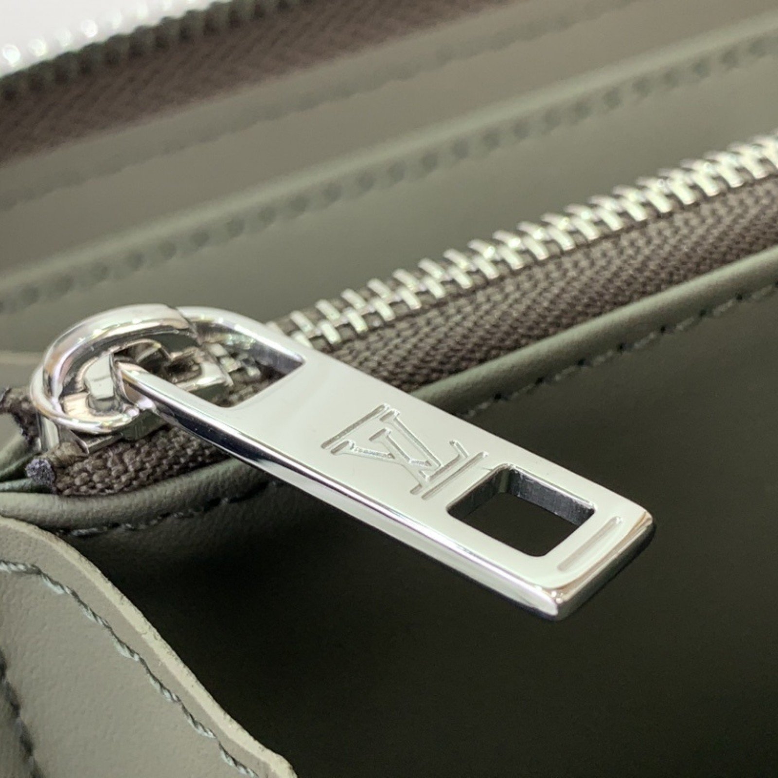 LV Wallet M80334
