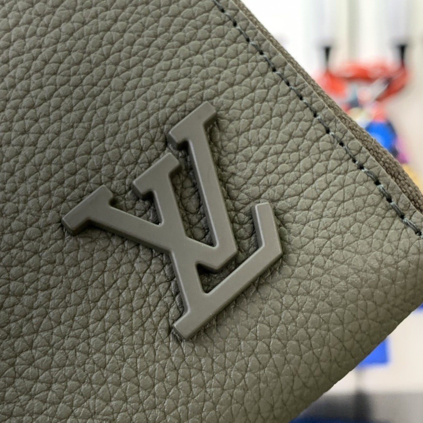 LV Wallet M80334