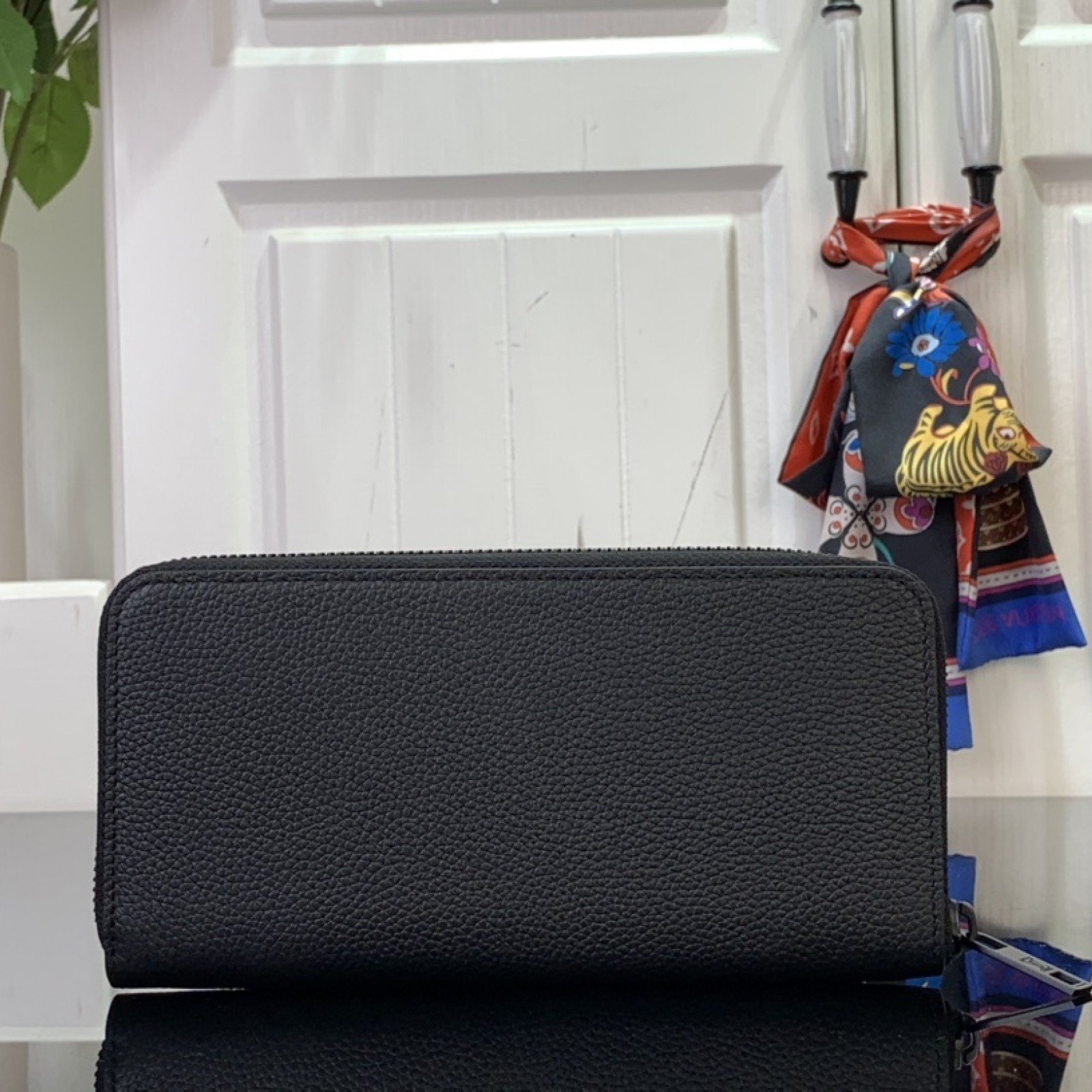 LV Wallet M80334