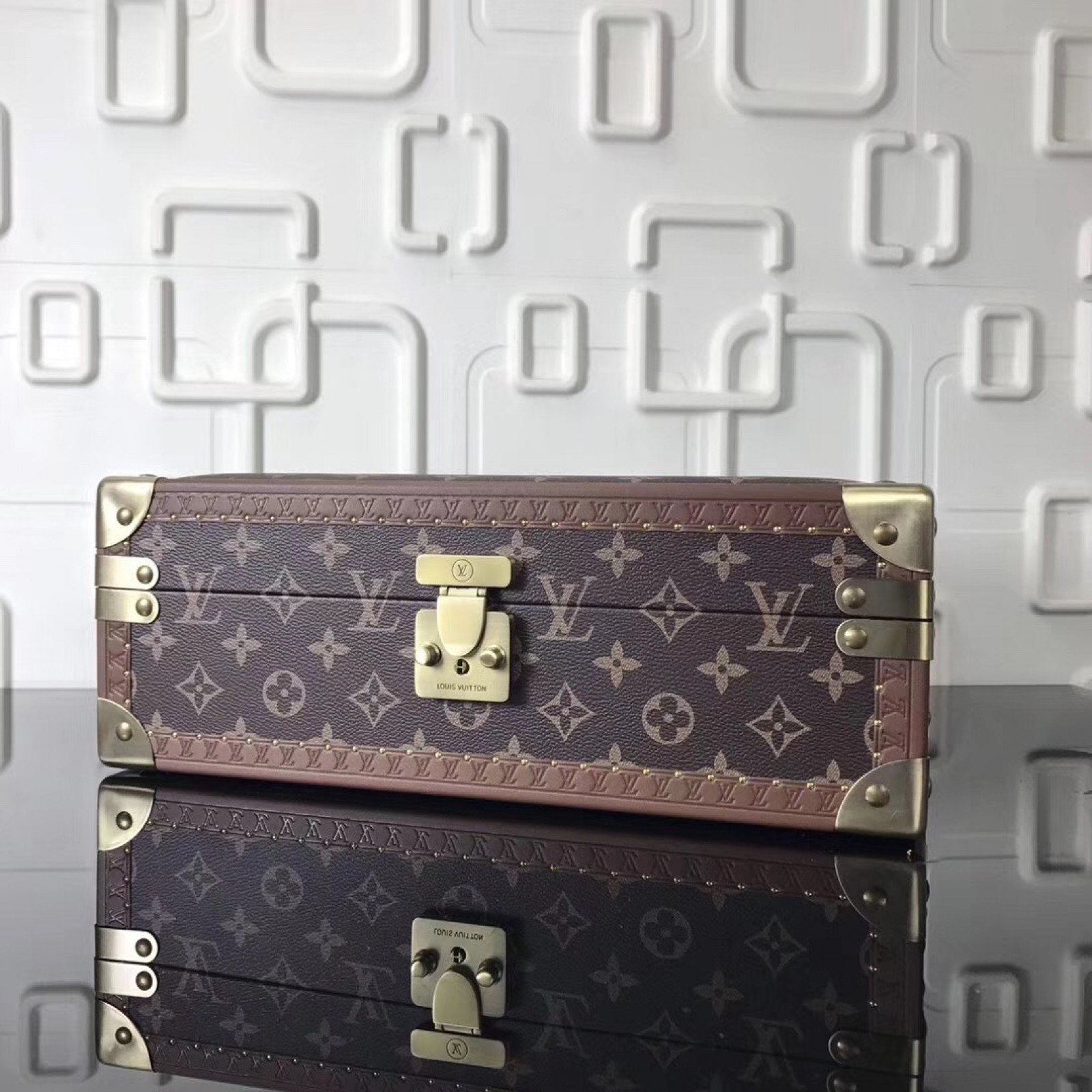 LV Wathc Case M47641