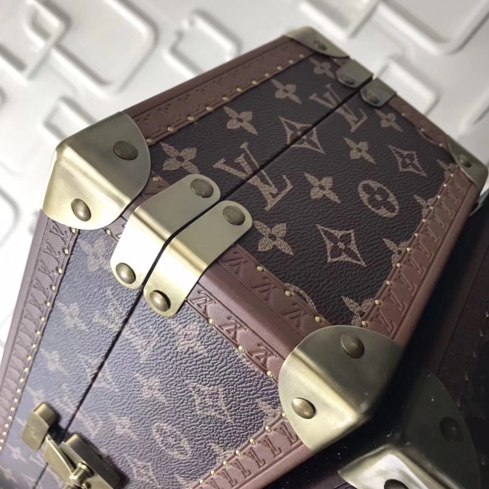 LV Wathc Case M47641