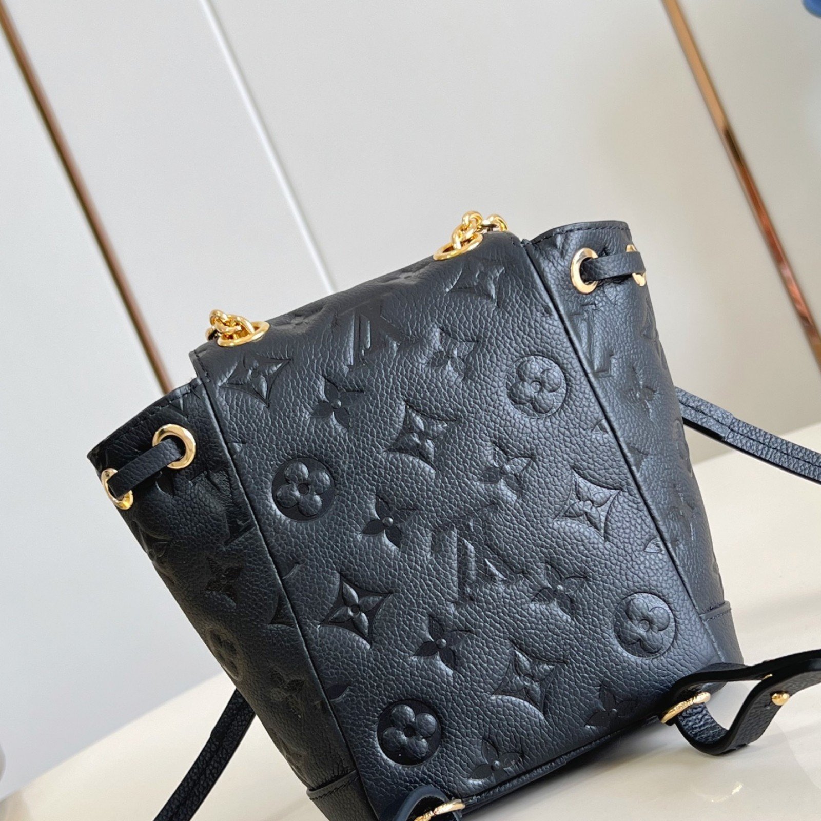 LV bag 179968 $231 USD