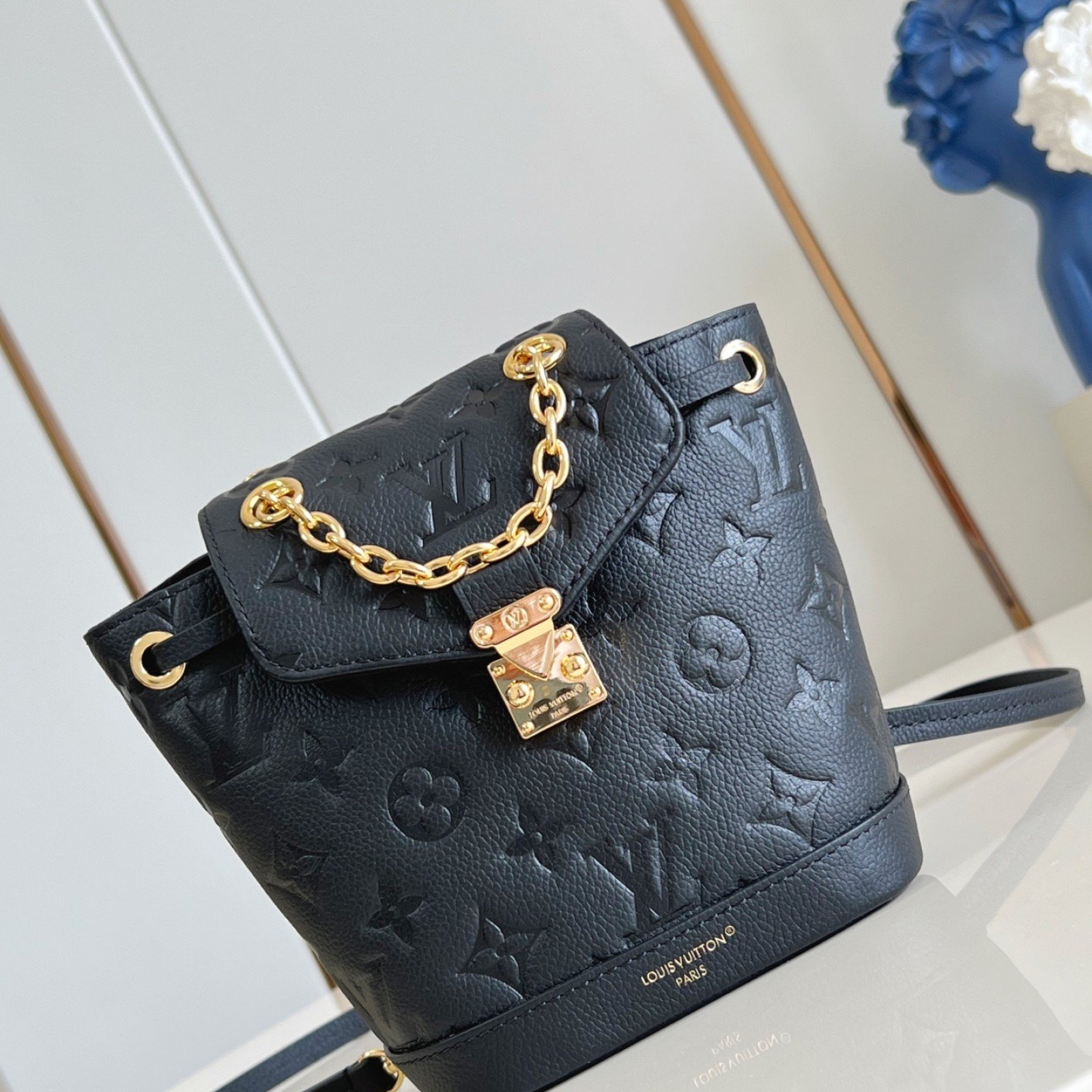 LV bag 179968 $231 USD