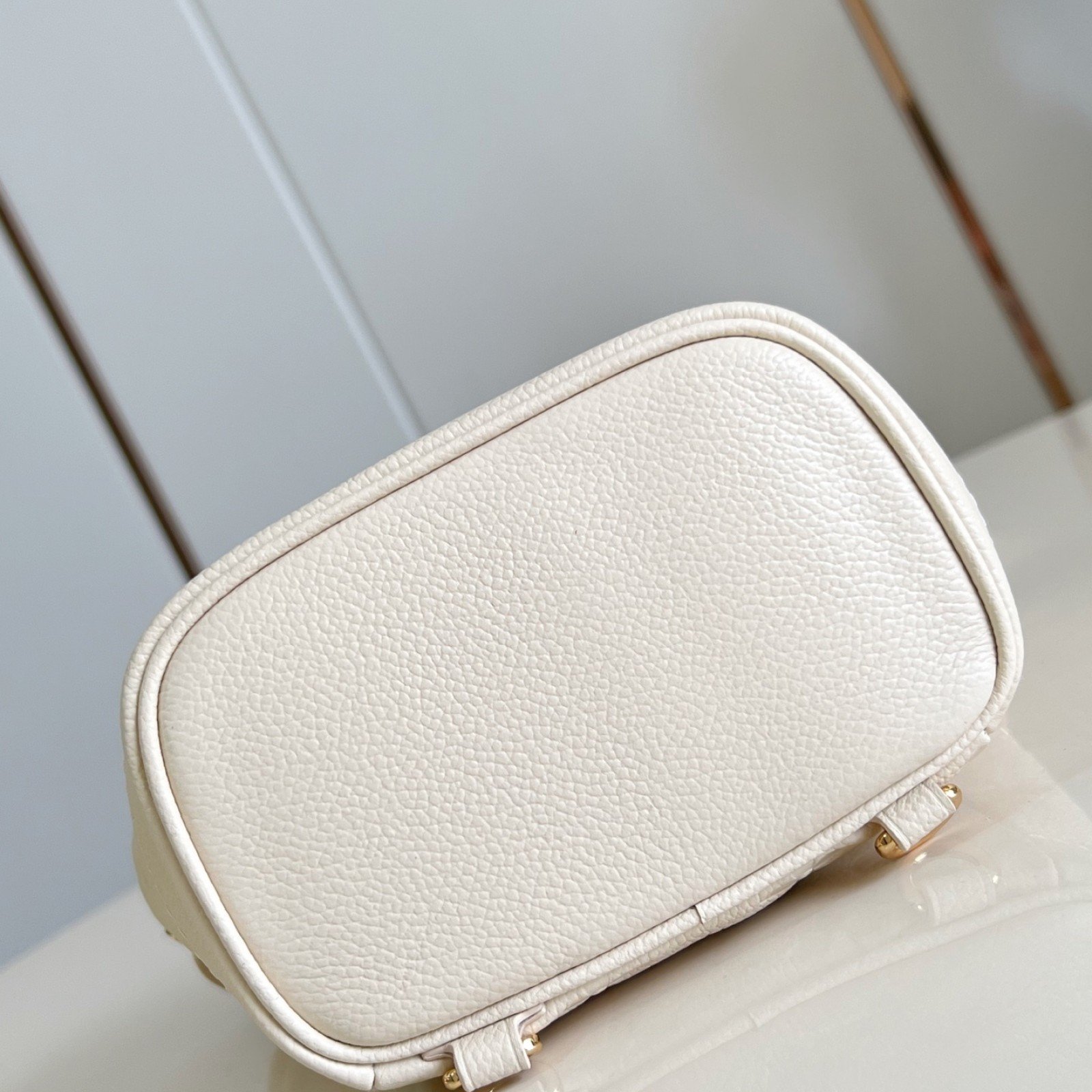 LV bag 179969 $231 USD