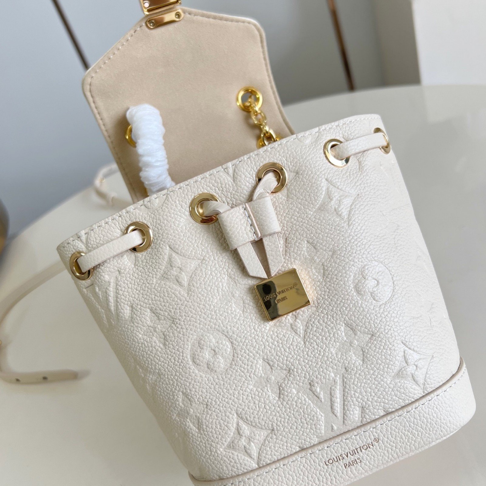 LV bag 179969 $231 USD