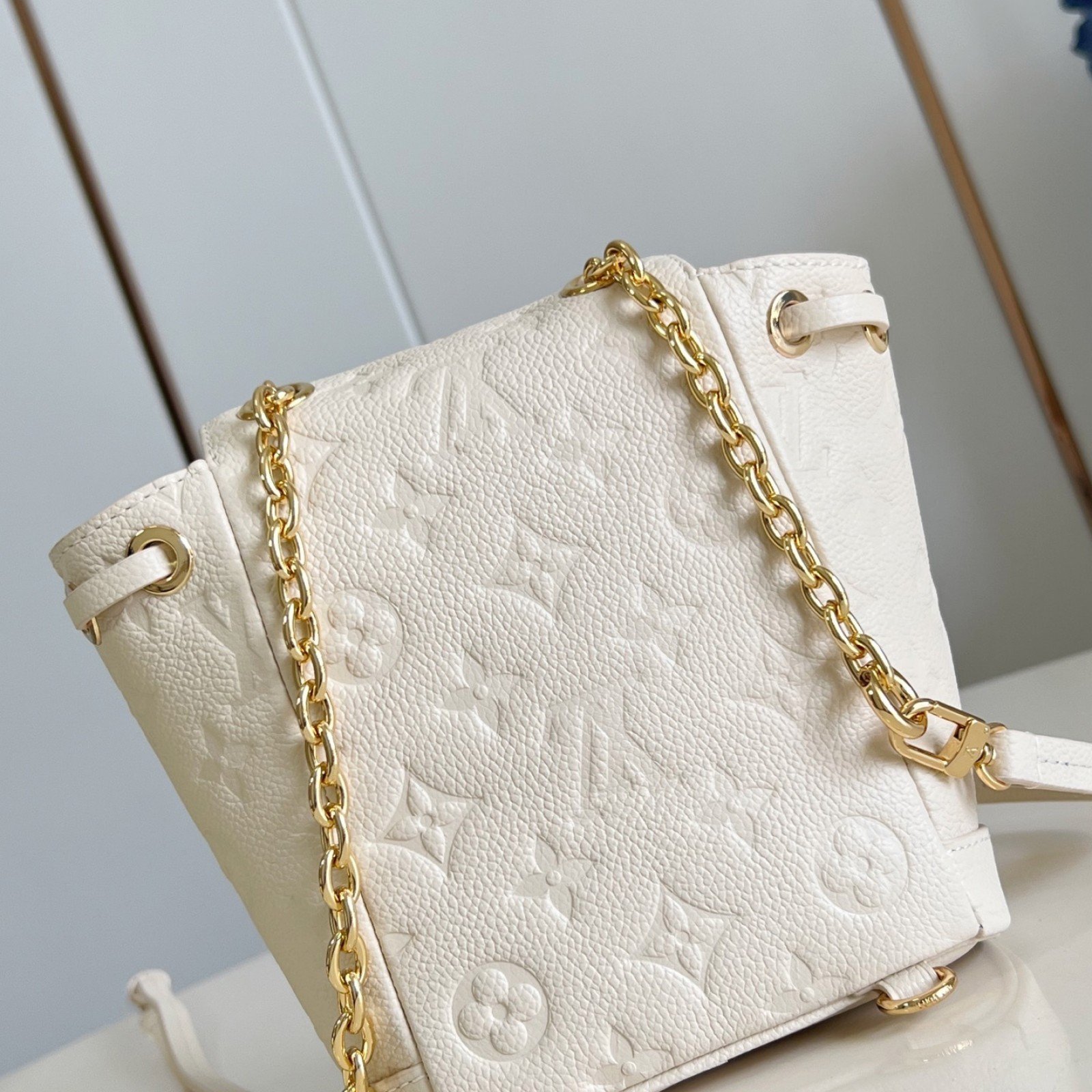LV bag 179969 $231 USD