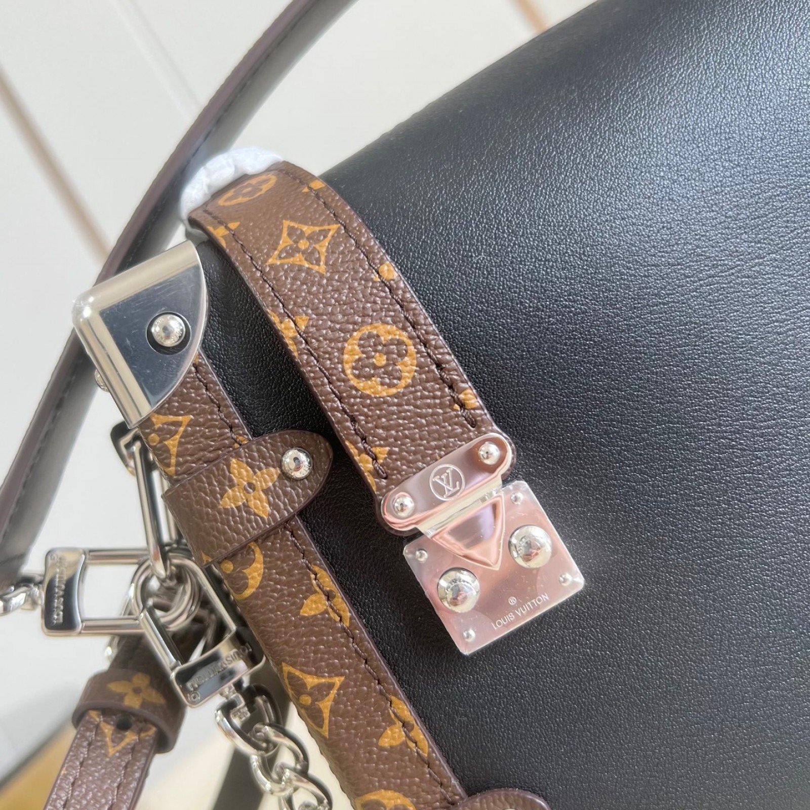 LV bag 179971 $247.5 USD